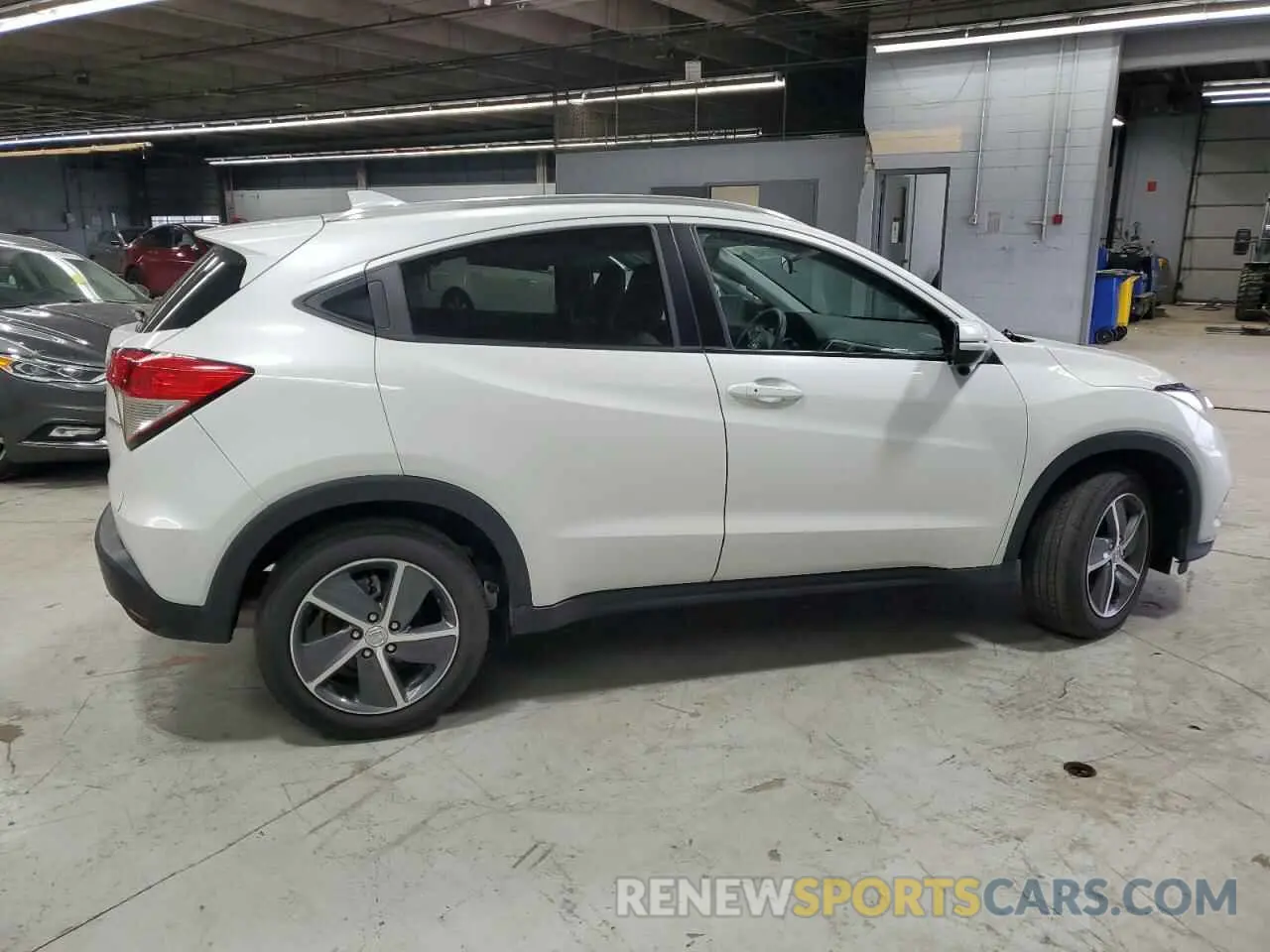 3 Photograph of a damaged car 3CZRU6H52NM730098 HONDA HR-V 2022