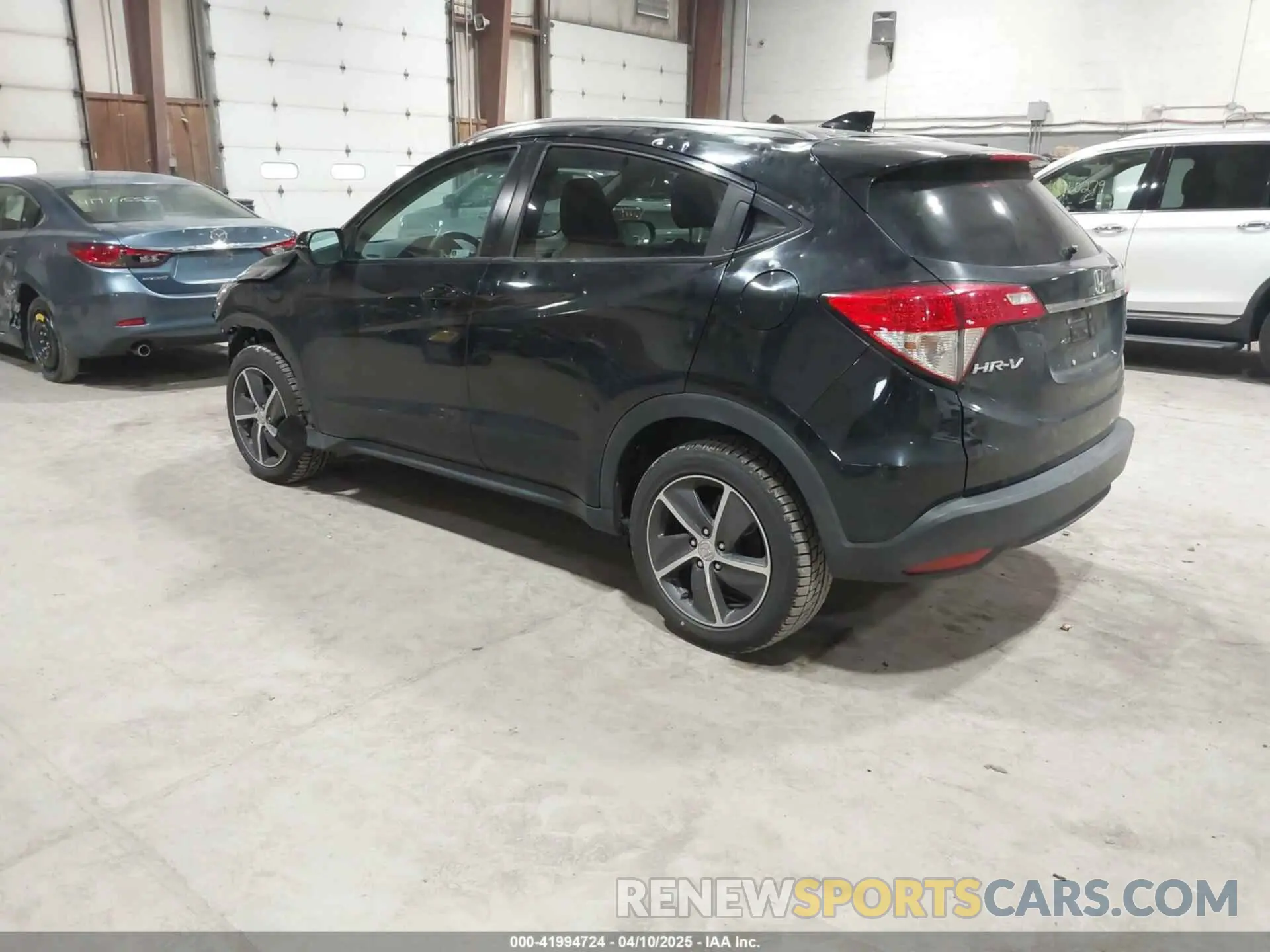 3 Photograph of a damaged car 3CZRU6H52NM746429 HONDA HR-V 2022