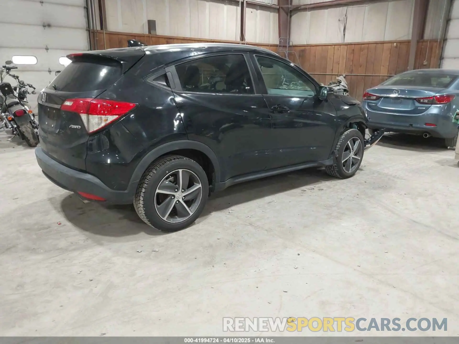 4 Photograph of a damaged car 3CZRU6H52NM746429 HONDA HR-V 2022