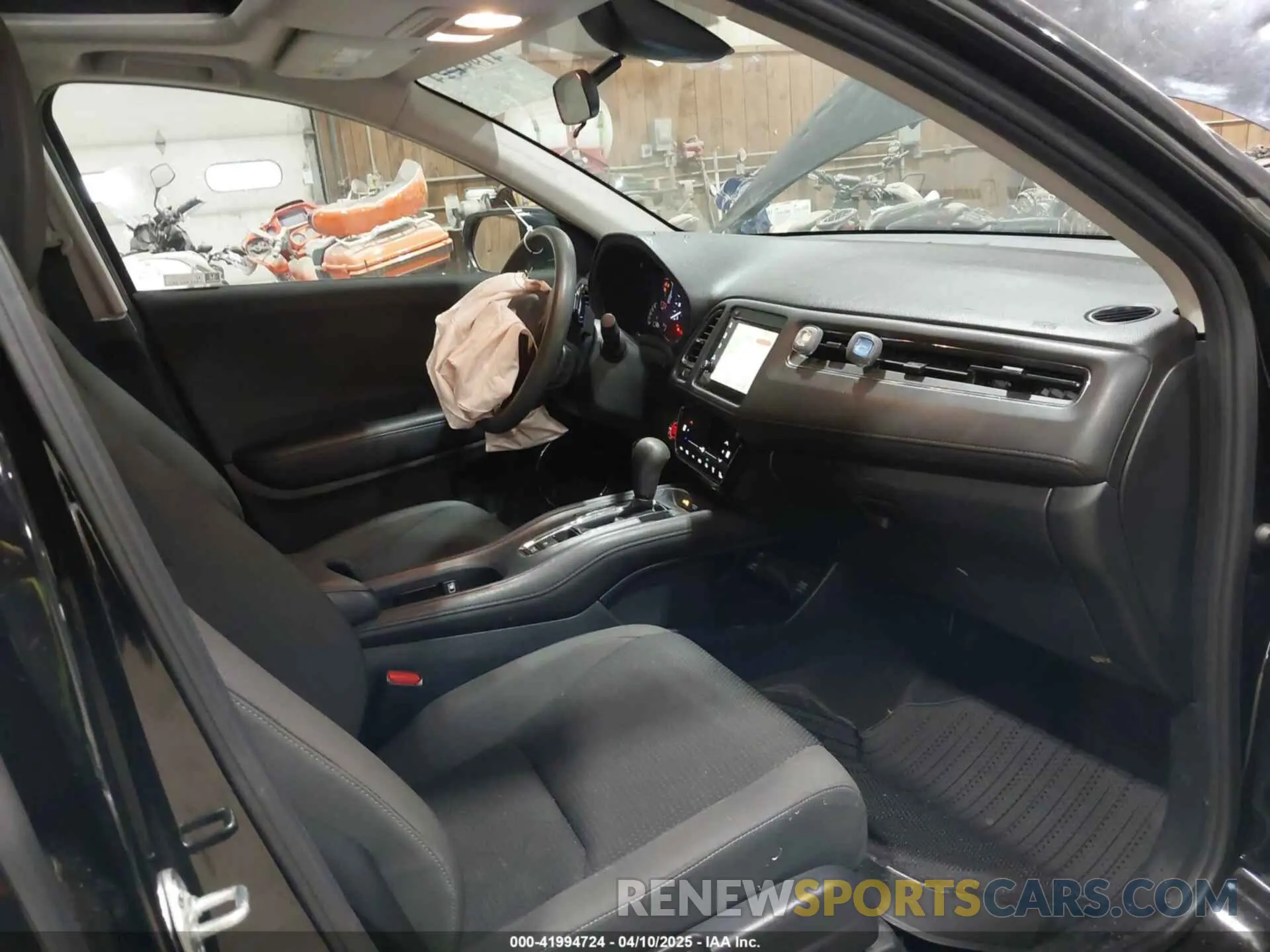 5 Photograph of a damaged car 3CZRU6H52NM746429 HONDA HR-V 2022