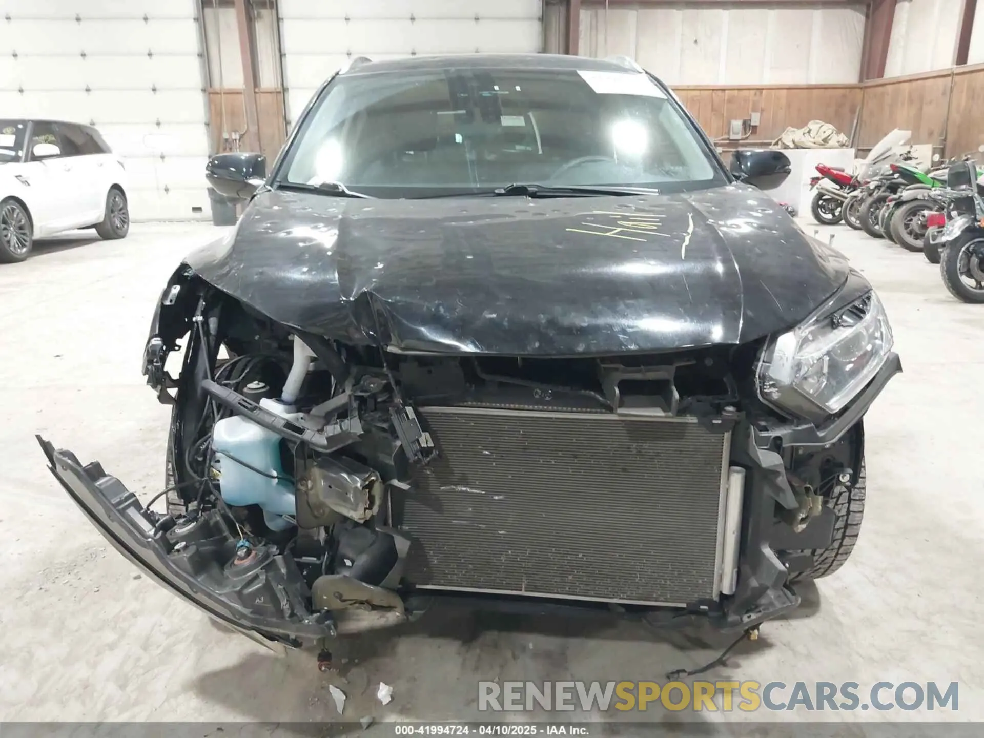 6 Photograph of a damaged car 3CZRU6H52NM746429 HONDA HR-V 2022