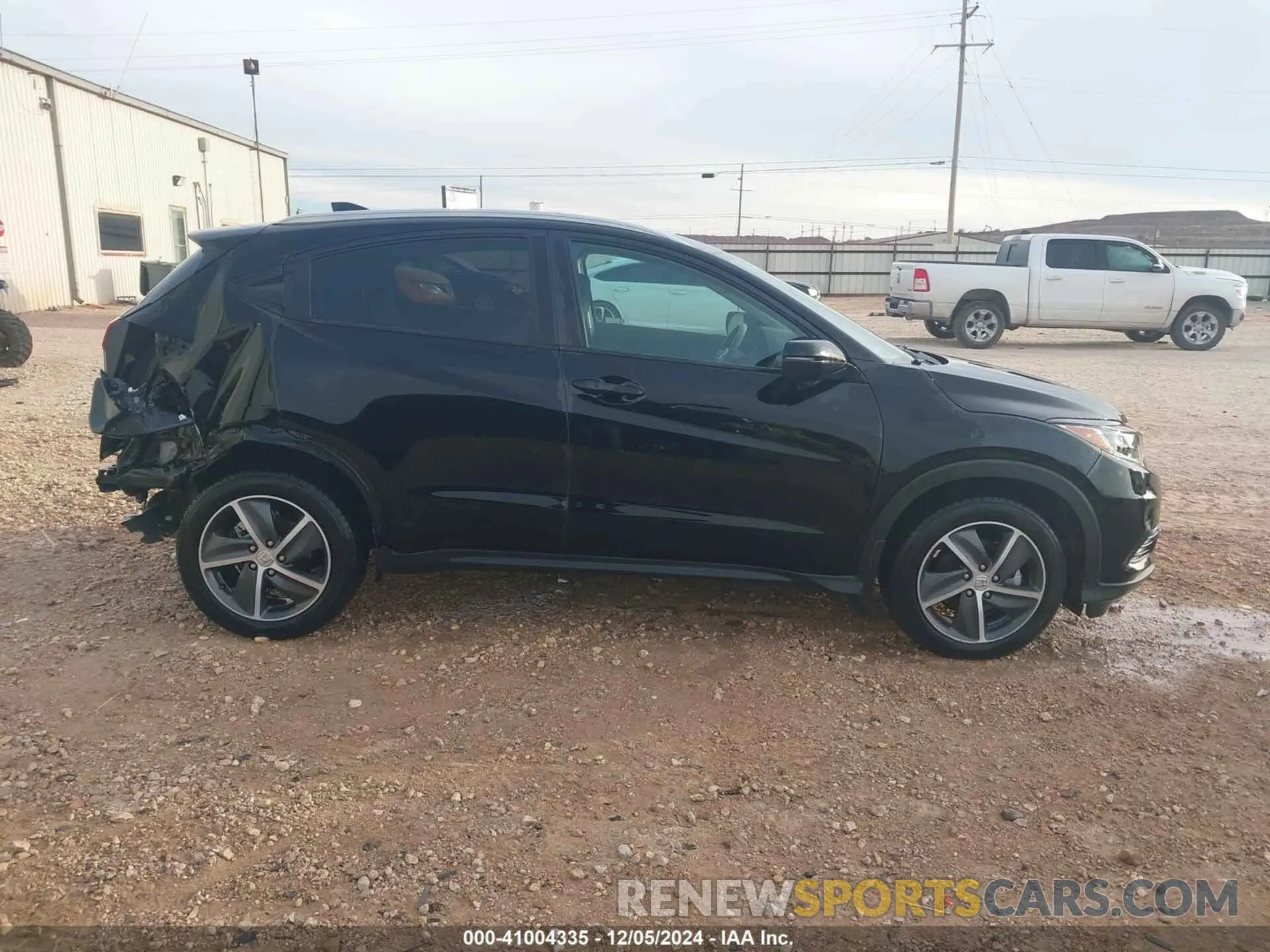 14 Photograph of a damaged car 3CZRU6H52NM755762 HONDA HR-V 2022