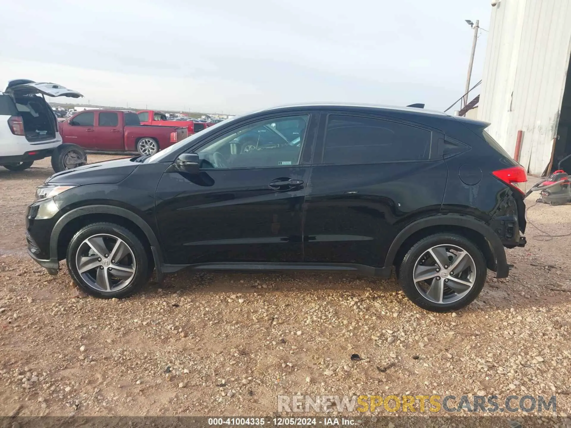 15 Photograph of a damaged car 3CZRU6H52NM755762 HONDA HR-V 2022