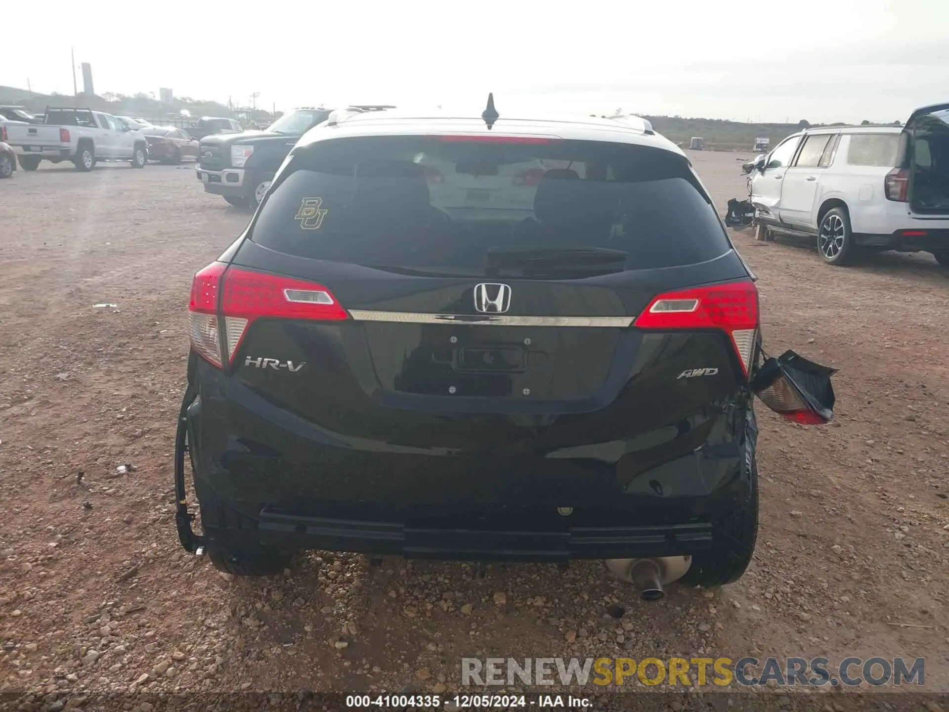 17 Photograph of a damaged car 3CZRU6H52NM755762 HONDA HR-V 2022