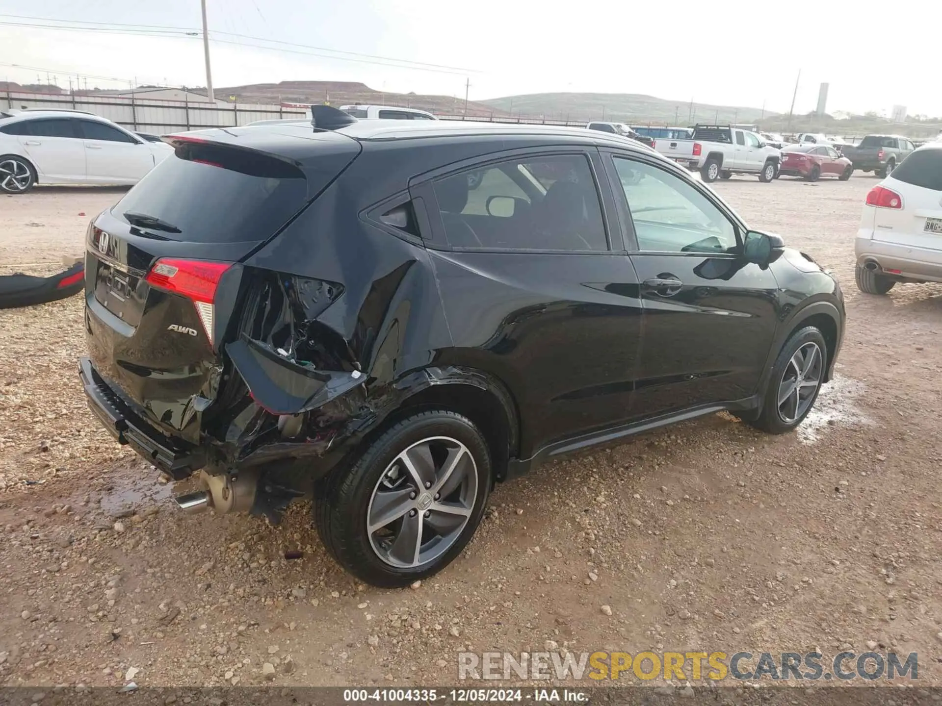 4 Photograph of a damaged car 3CZRU6H52NM755762 HONDA HR-V 2022