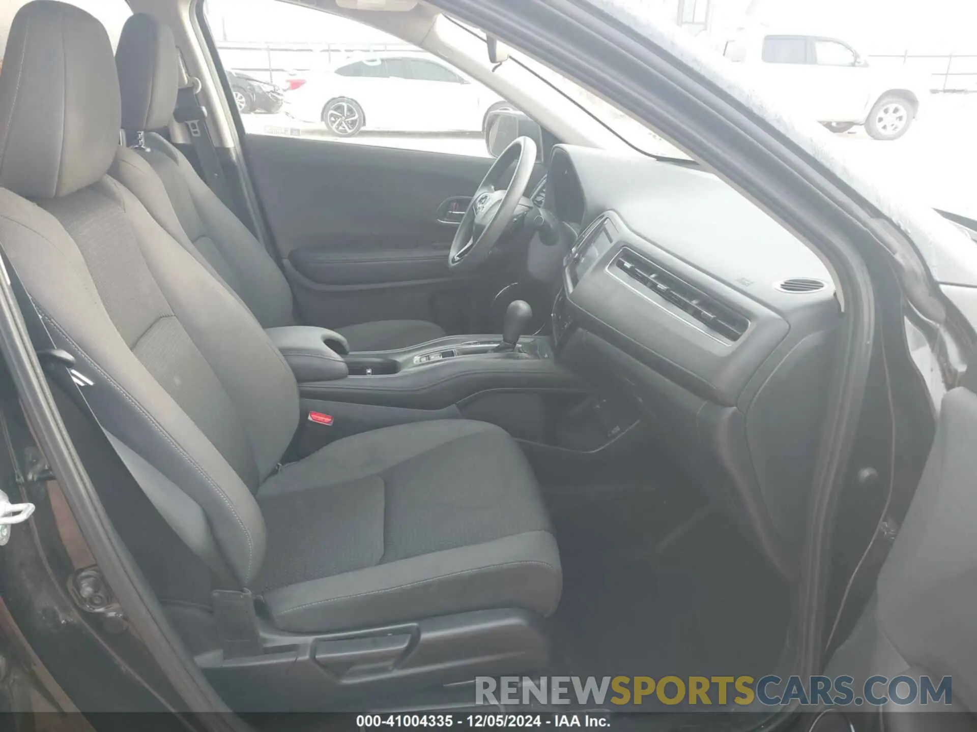5 Photograph of a damaged car 3CZRU6H52NM755762 HONDA HR-V 2022