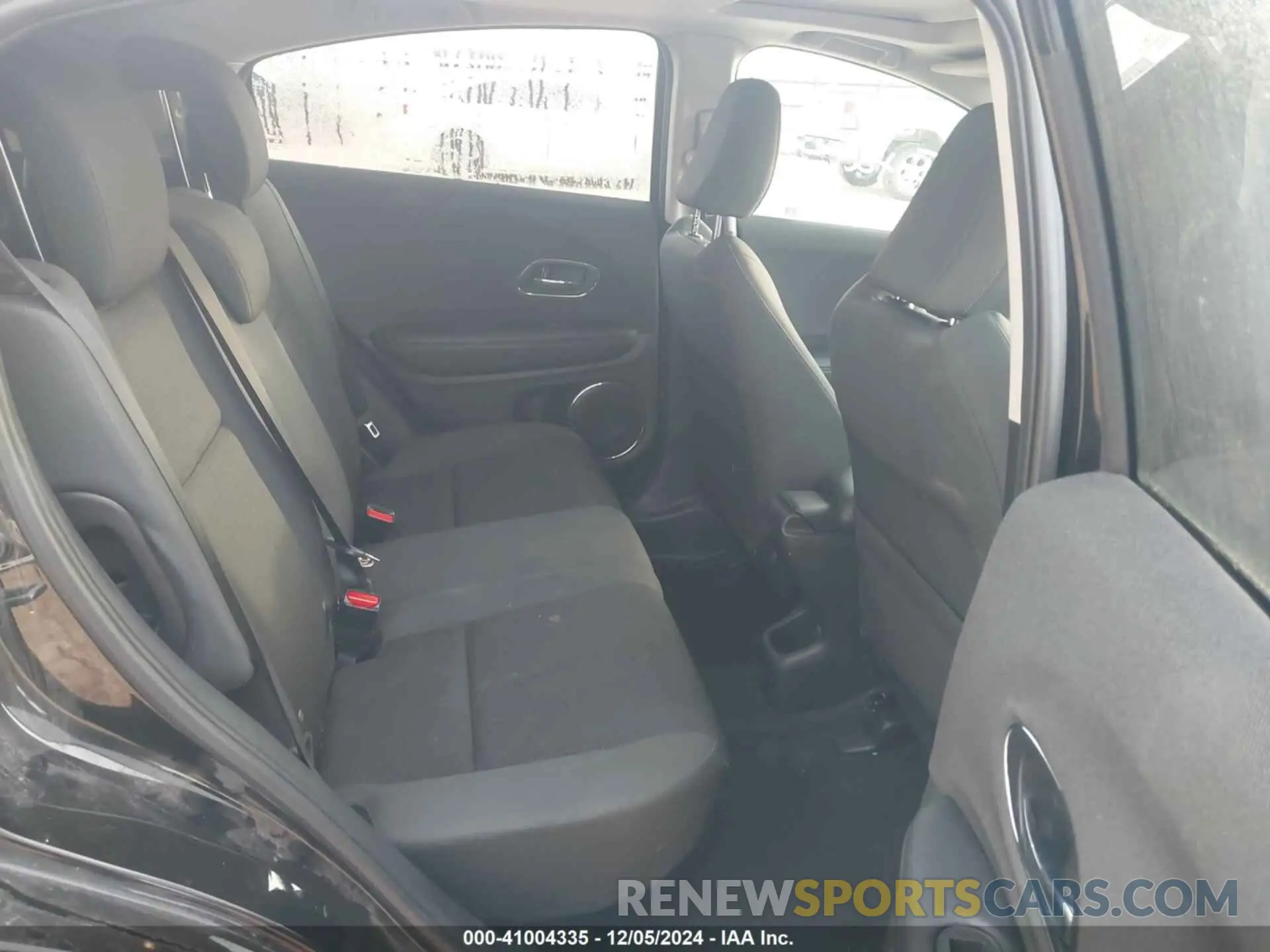 8 Photograph of a damaged car 3CZRU6H52NM755762 HONDA HR-V 2022