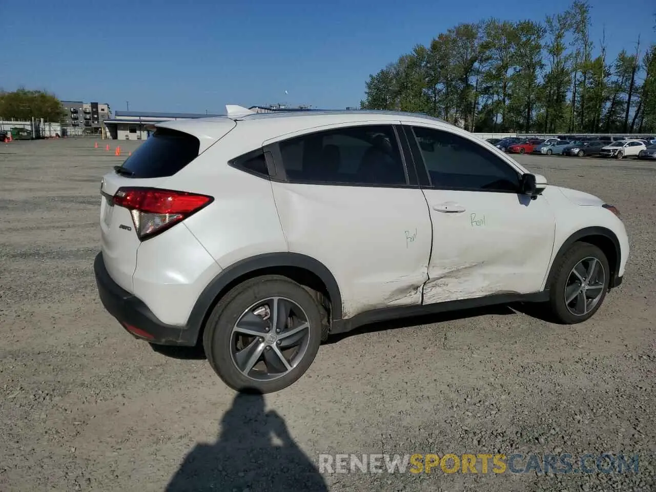 3 Photograph of a damaged car 3CZRU6H52NM756443 HONDA HR-V 2022