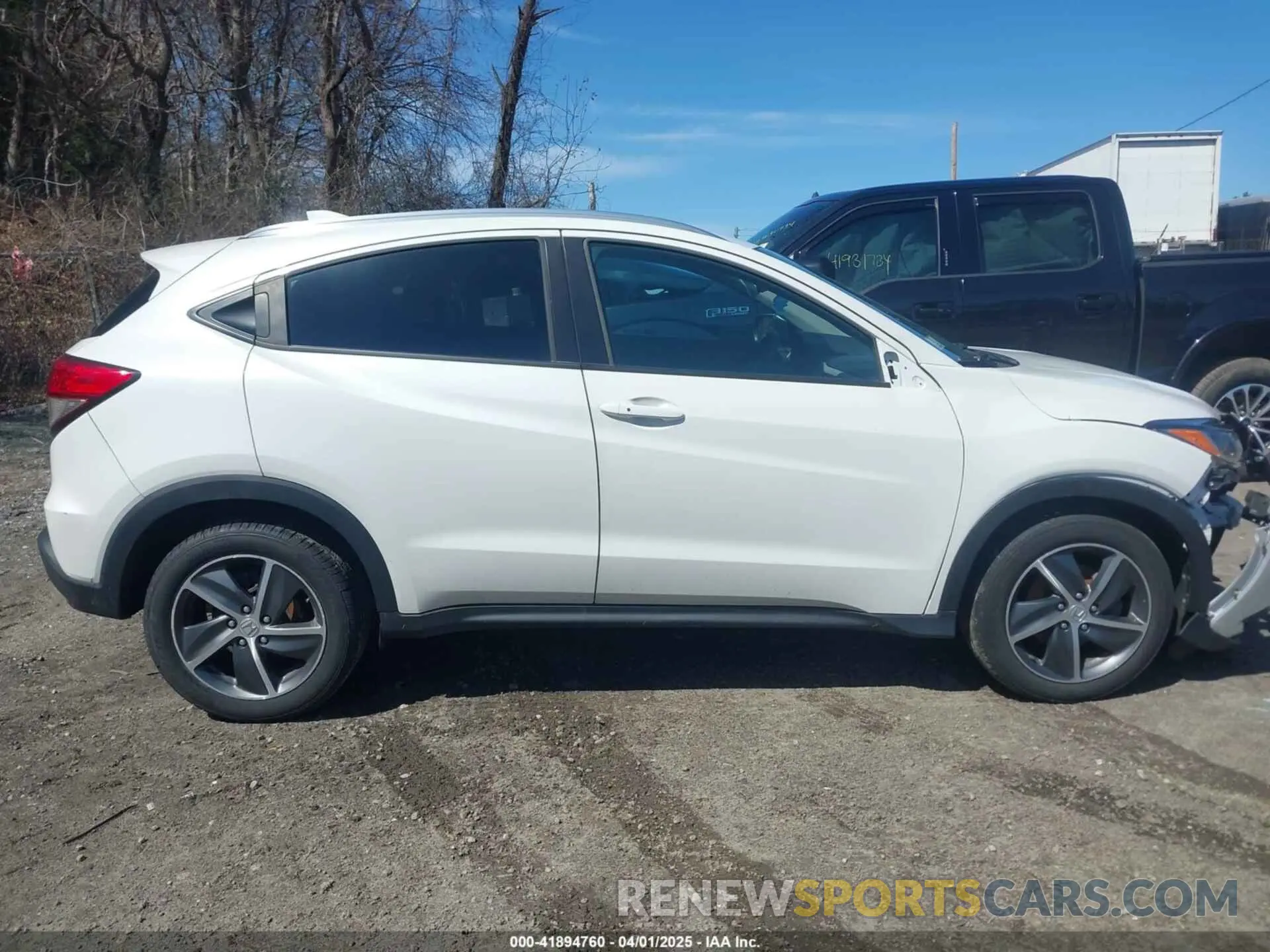 13 Photograph of a damaged car 3CZRU6H53NM729087 HONDA HR-V 2022