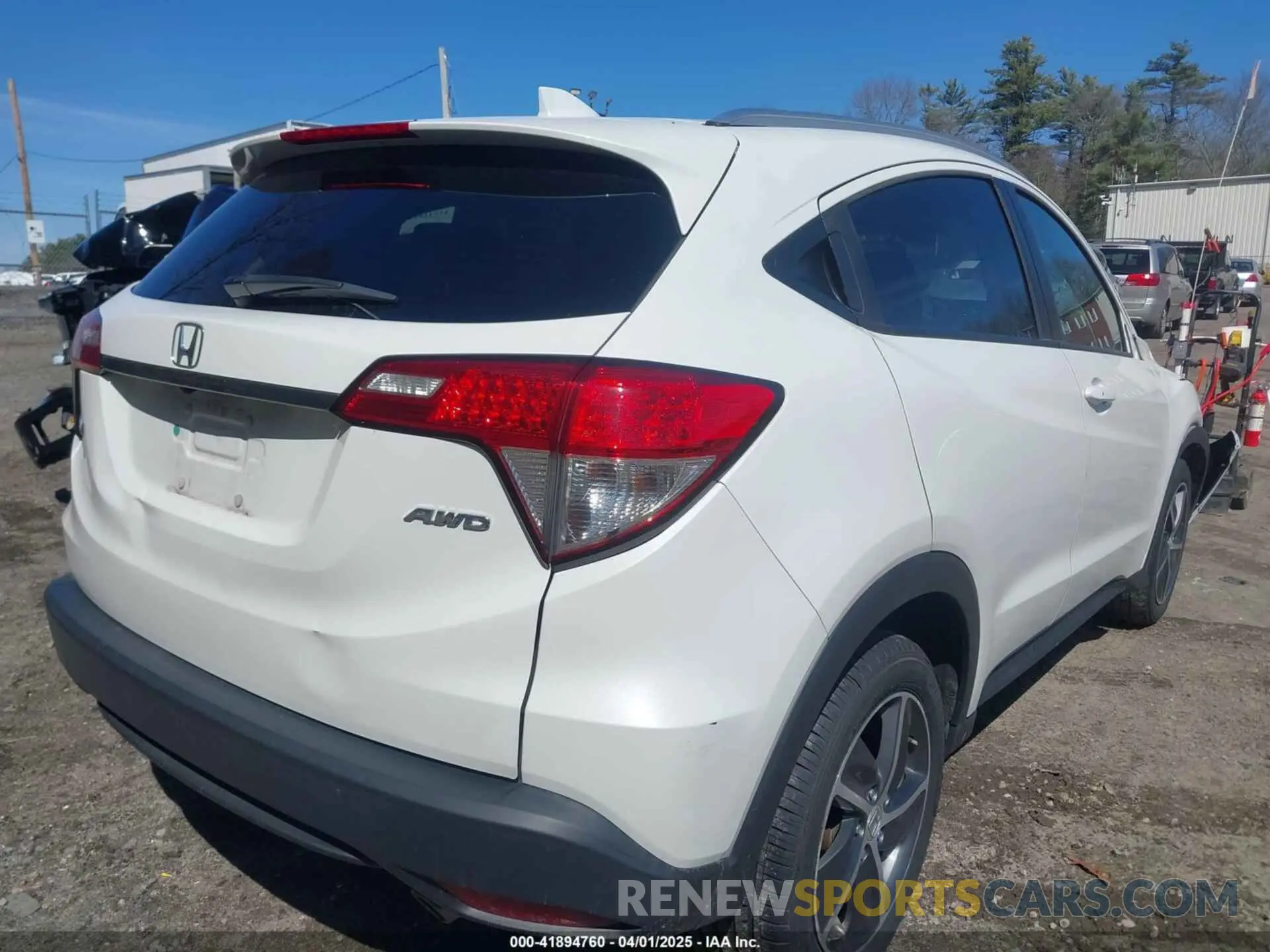 4 Photograph of a damaged car 3CZRU6H53NM729087 HONDA HR-V 2022