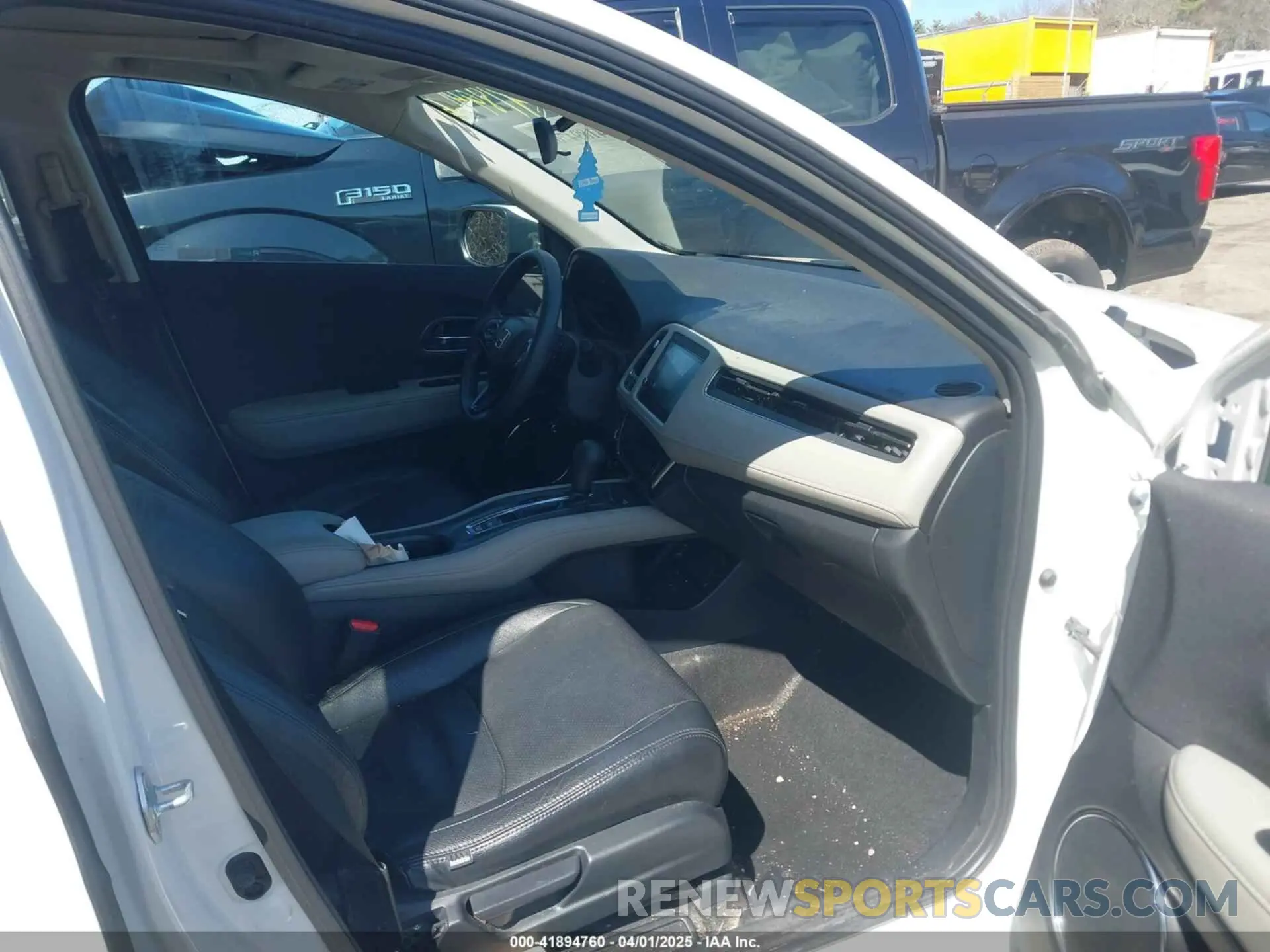 5 Photograph of a damaged car 3CZRU6H53NM729087 HONDA HR-V 2022
