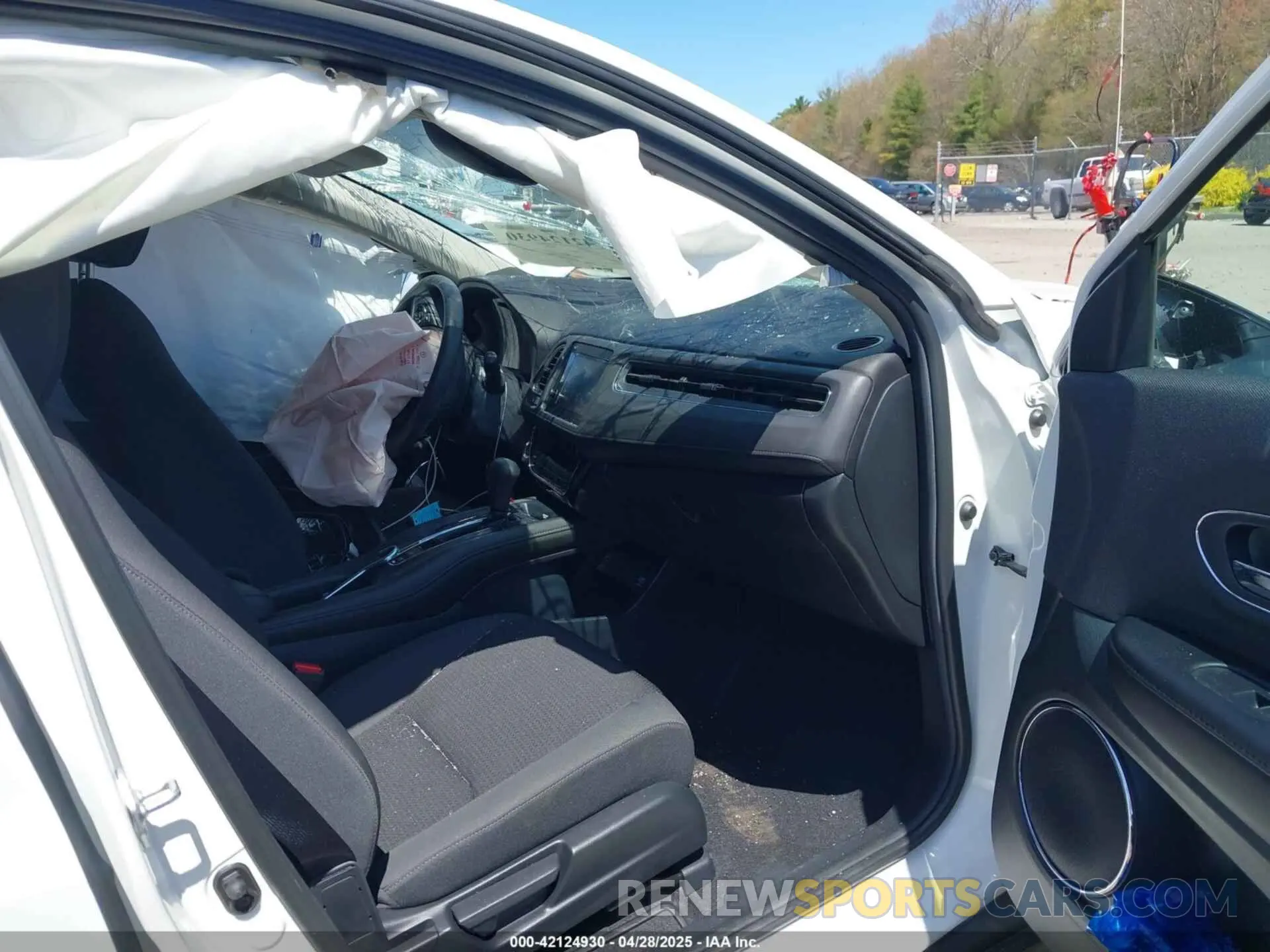 5 Photograph of a damaged car 3CZRU6H54NM742026 HONDA HR-V 2022