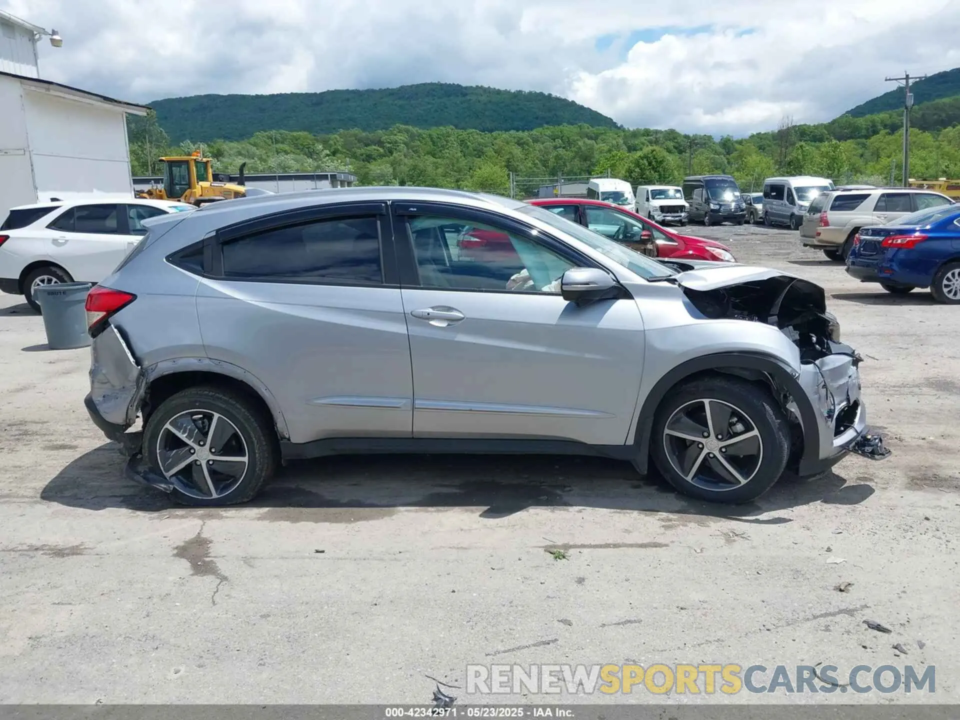 14 Photograph of a damaged car 3CZRU6H54NM752152 HONDA HR-V 2022