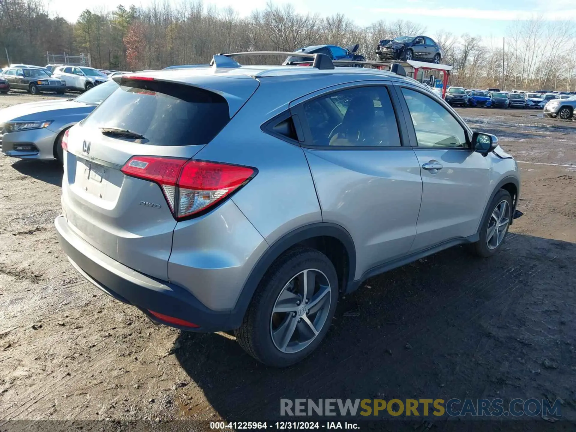 4 Photograph of a damaged car 3CZRU6H55NM714901 HONDA HR-V 2022