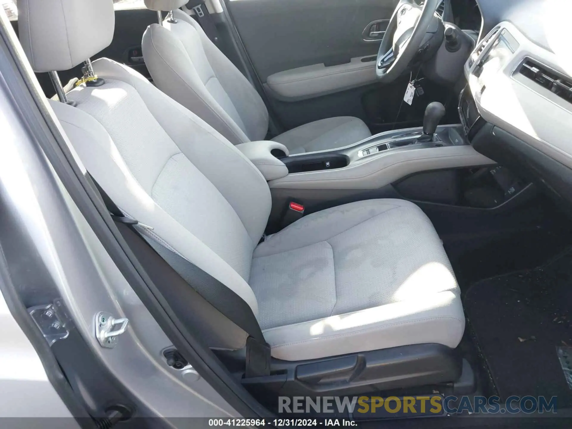 5 Photograph of a damaged car 3CZRU6H55NM714901 HONDA HR-V 2022