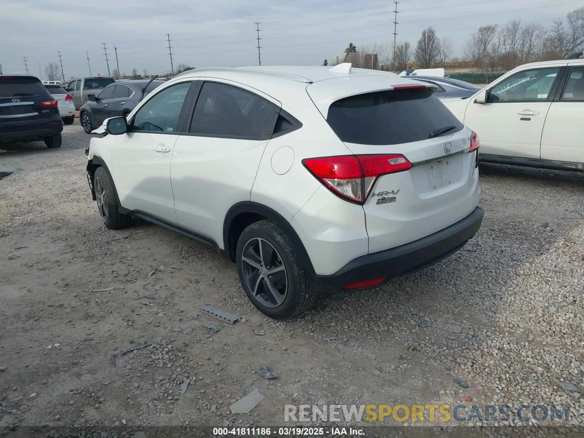 3 Photograph of a damaged car 3CZRU6H55NM767243 HONDA HR-V 2022