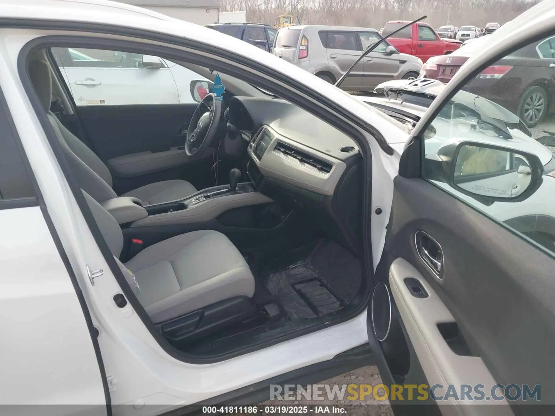 5 Photograph of a damaged car 3CZRU6H55NM767243 HONDA HR-V 2022