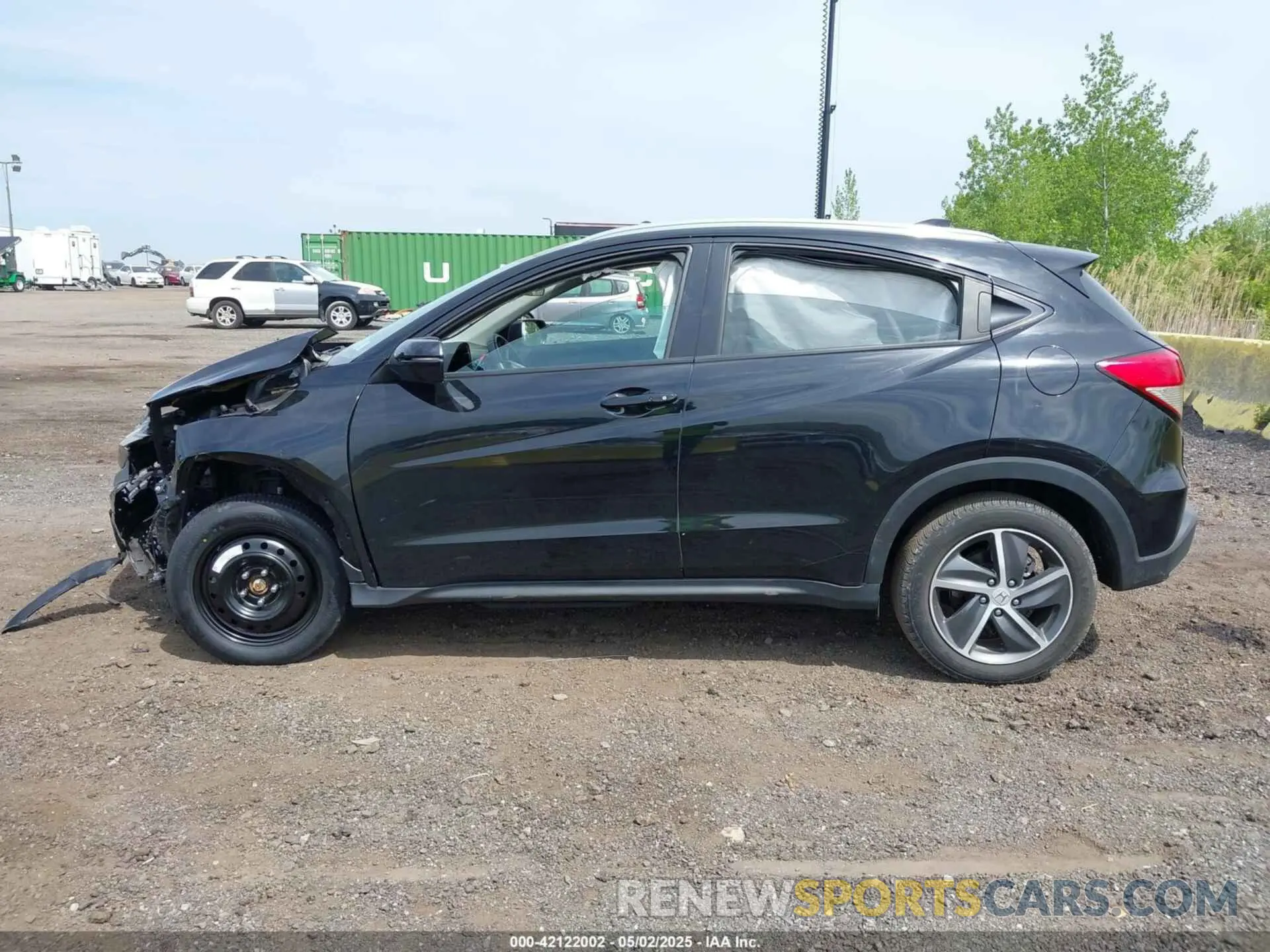 14 Photograph of a damaged car 3CZRU6H56NM712137 HONDA HR-V 2022