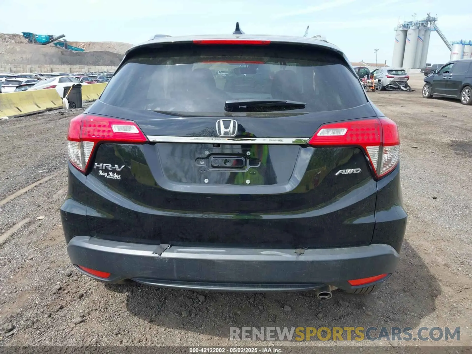 16 Photograph of a damaged car 3CZRU6H56NM712137 HONDA HR-V 2022