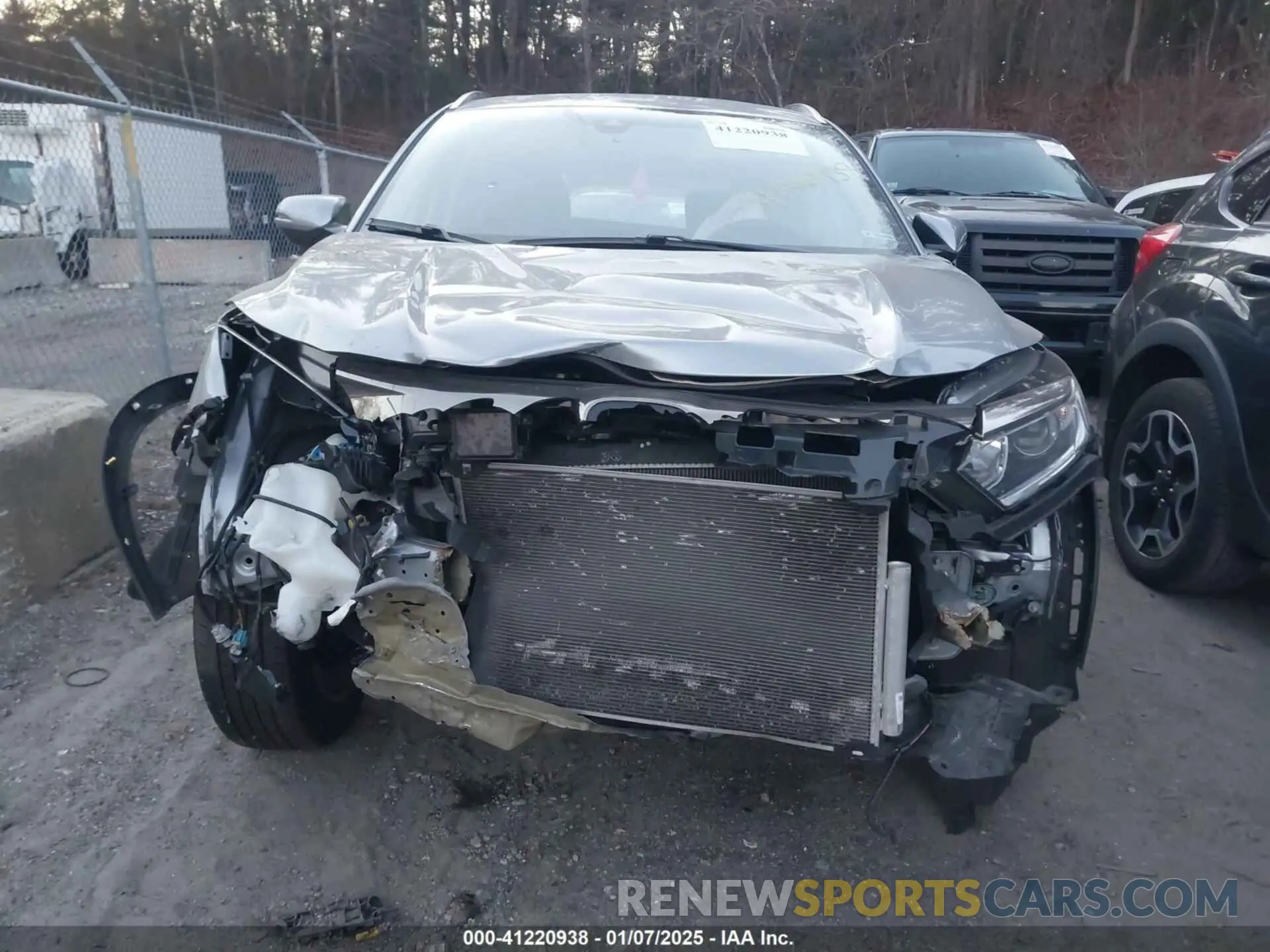 11 Photograph of a damaged car 3CZRU6H56NM736678 HONDA HR-V 2022