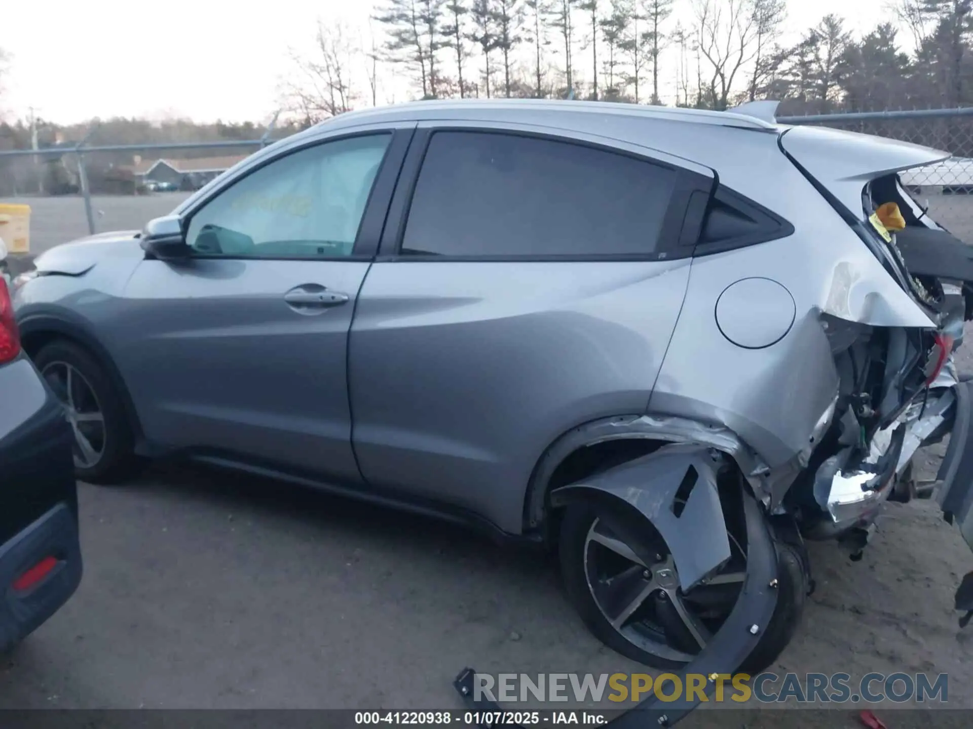 13 Photograph of a damaged car 3CZRU6H56NM736678 HONDA HR-V 2022