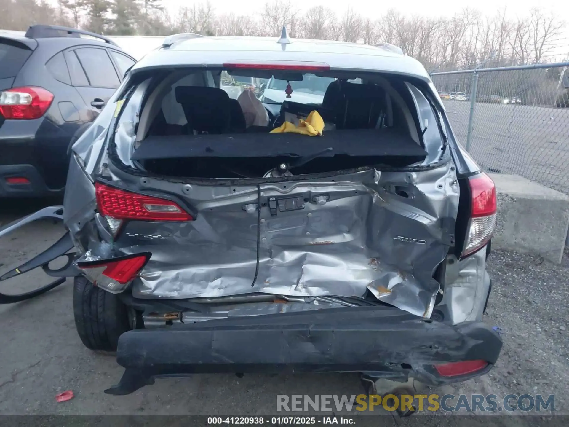 15 Photograph of a damaged car 3CZRU6H56NM736678 HONDA HR-V 2022