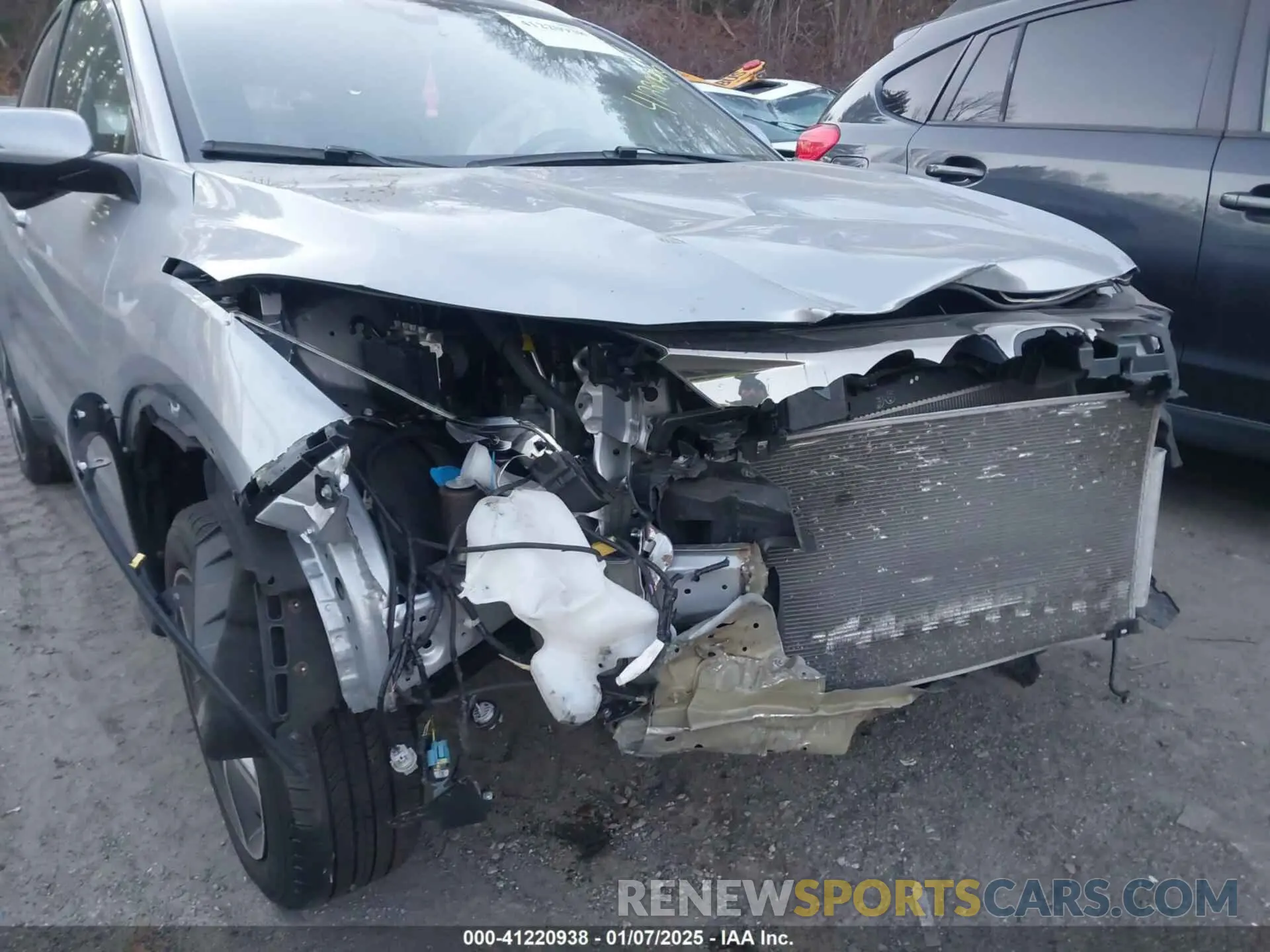 6 Photograph of a damaged car 3CZRU6H56NM736678 HONDA HR-V 2022