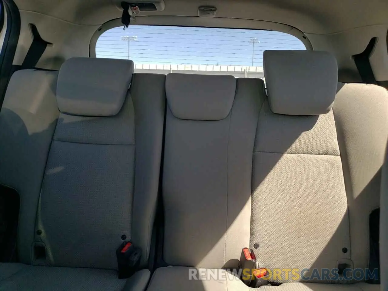 10 Photograph of a damaged car 3CZRU6H56NM750693 HONDA HR-V 2022