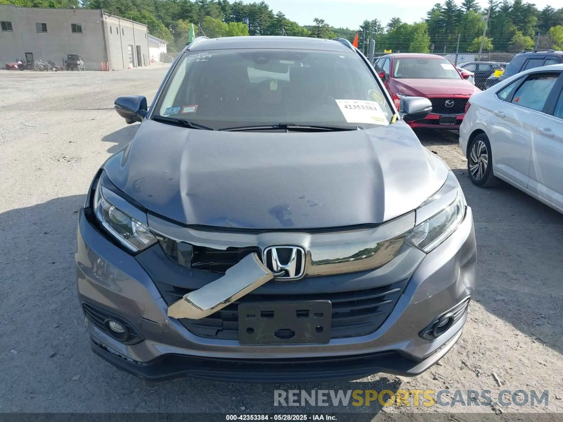 12 Photograph of a damaged car 3CZRU6H57NM715595 HONDA HR-V 2022