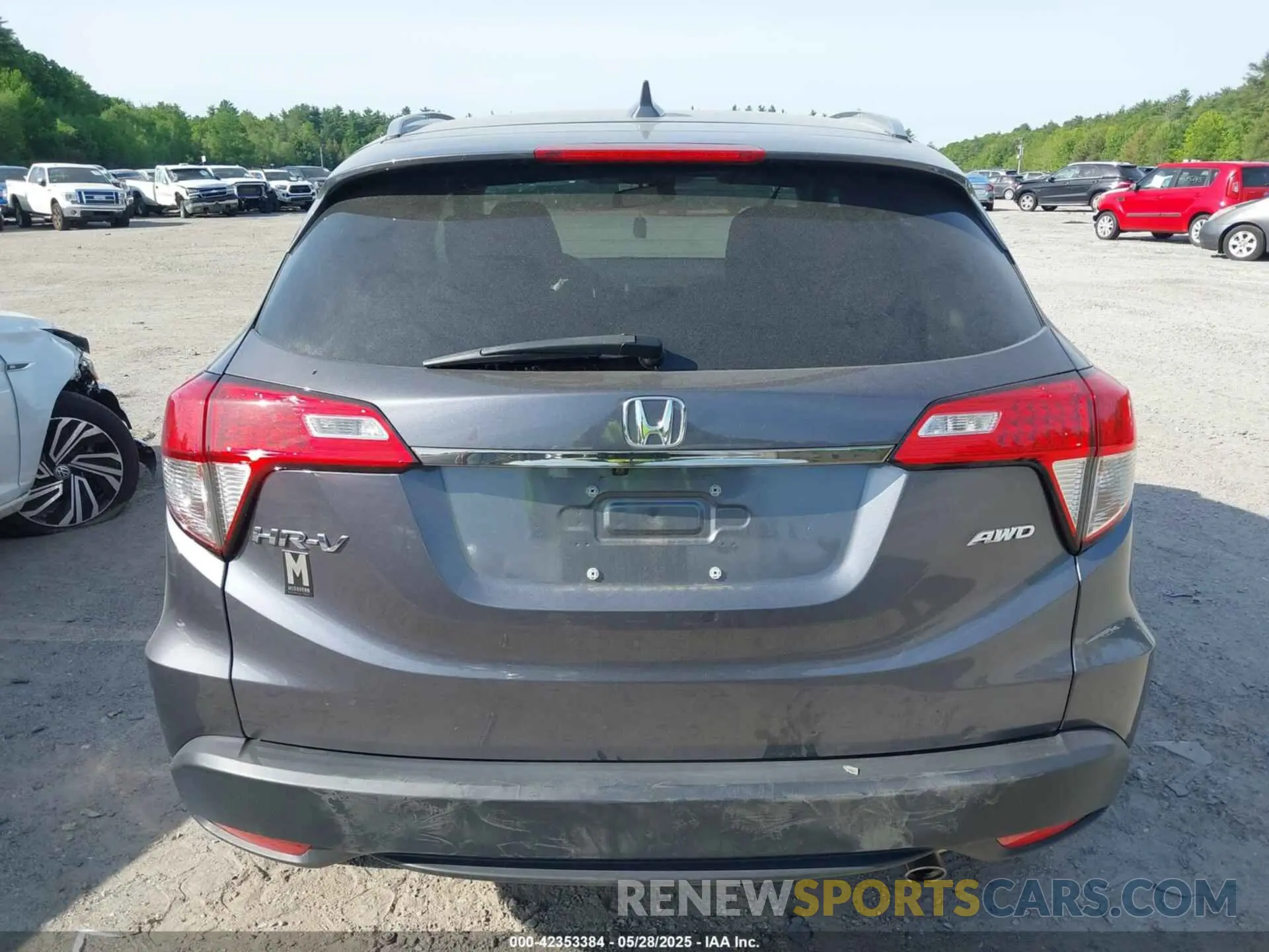 16 Photograph of a damaged car 3CZRU6H57NM715595 HONDA HR-V 2022