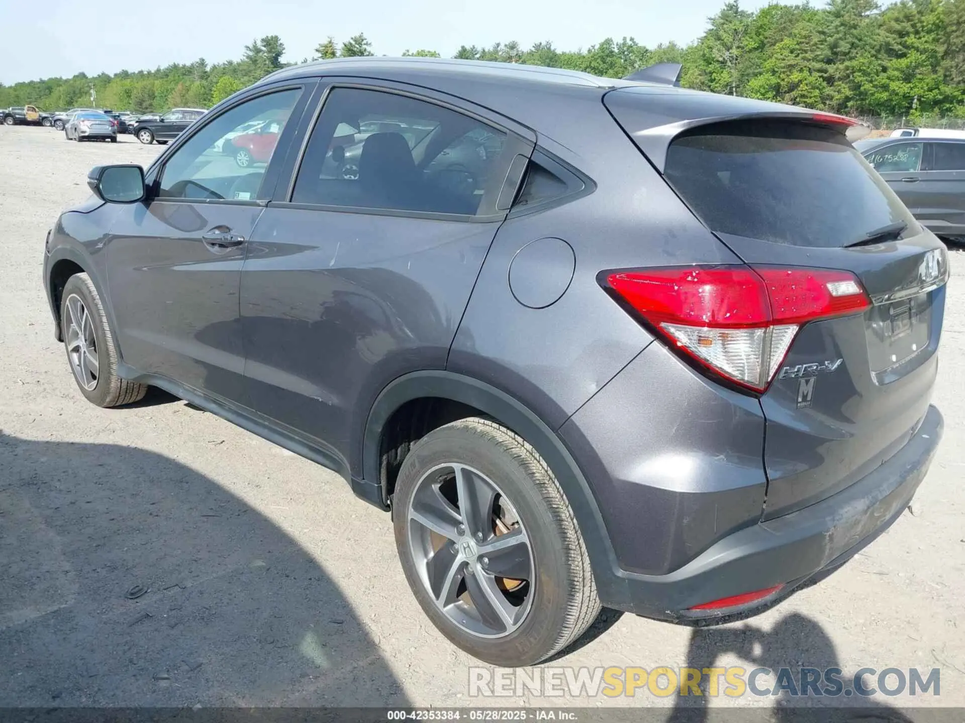 3 Photograph of a damaged car 3CZRU6H57NM715595 HONDA HR-V 2022