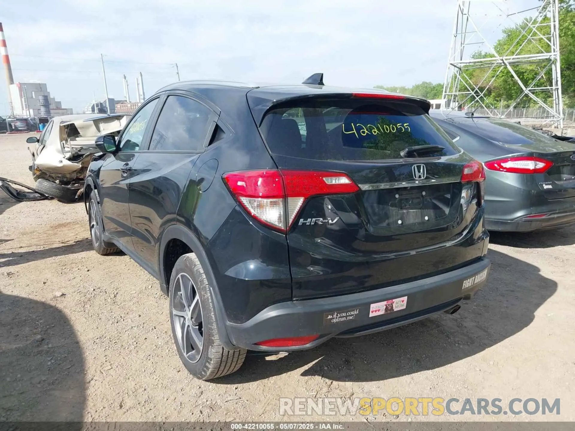 3 Photograph of a damaged car 3CZRU6H57NM725401 HONDA HR-V 2022