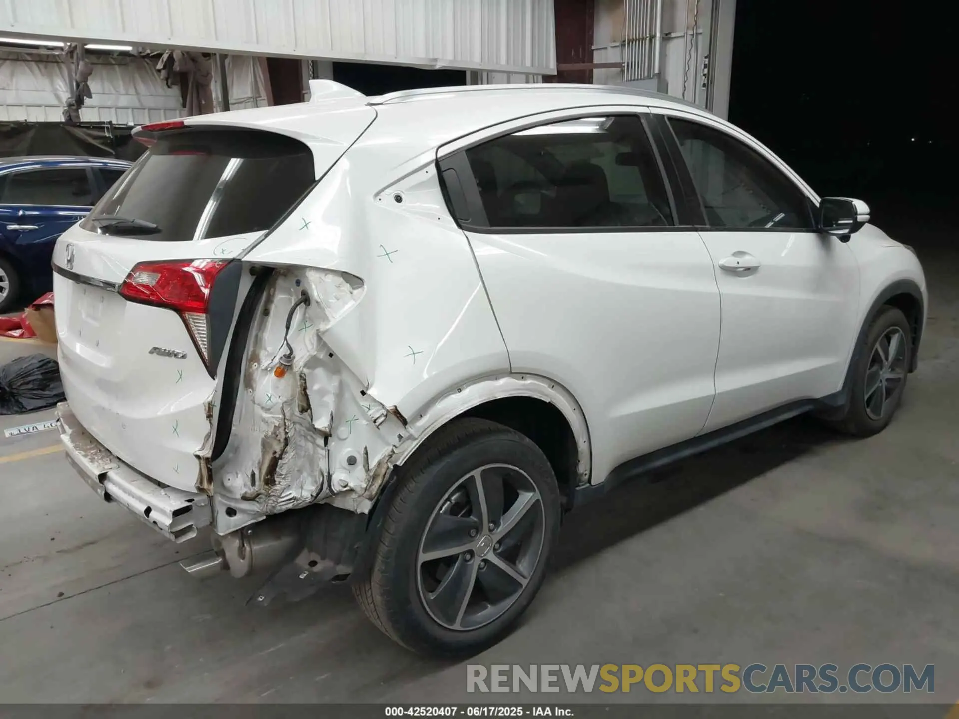 4 Photograph of a damaged car 3CZRU6H57NM730372 HONDA HR-V 2022