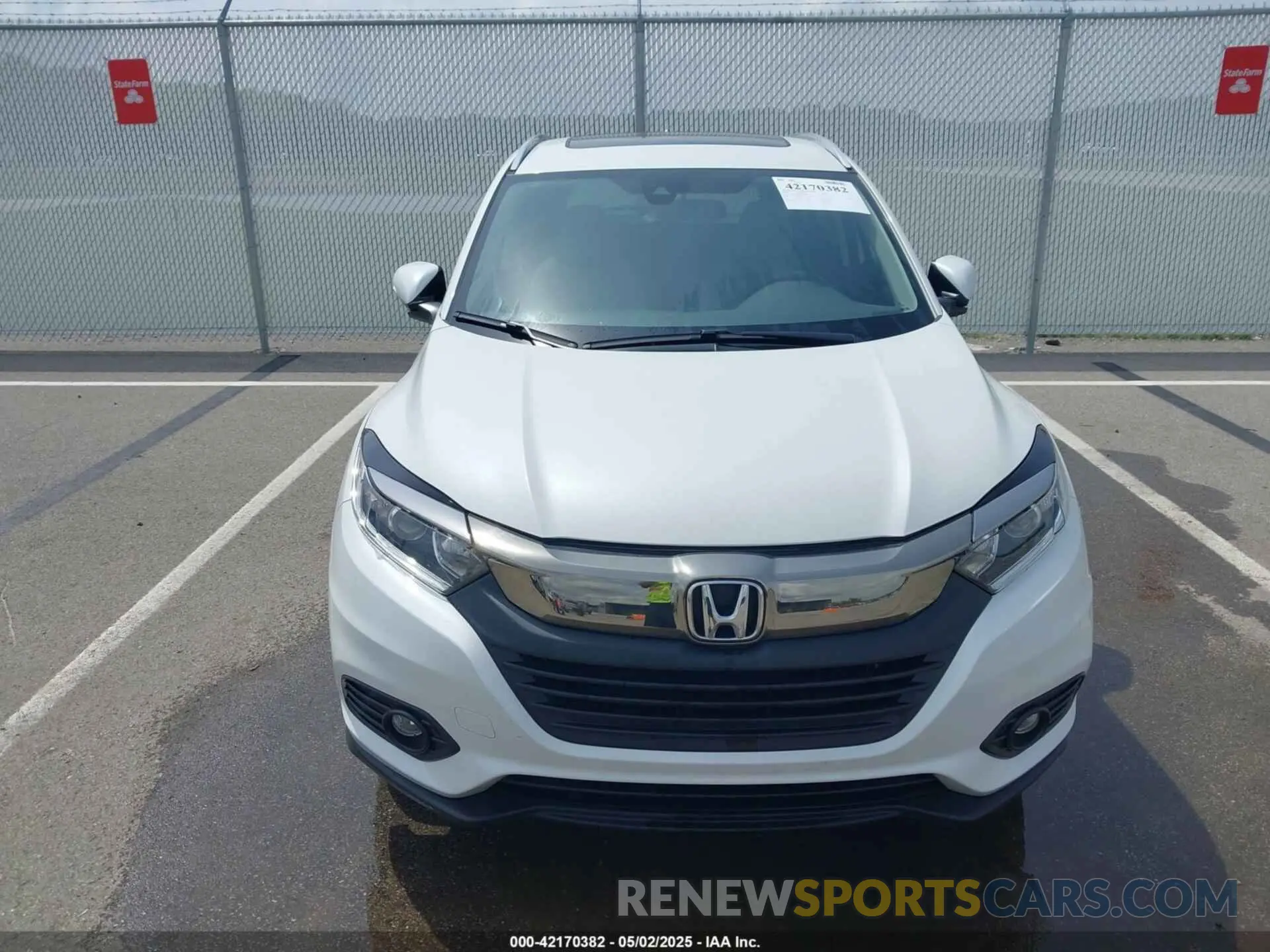 12 Photograph of a damaged car 3CZRU6H57NM741839 HONDA HR-V 2022