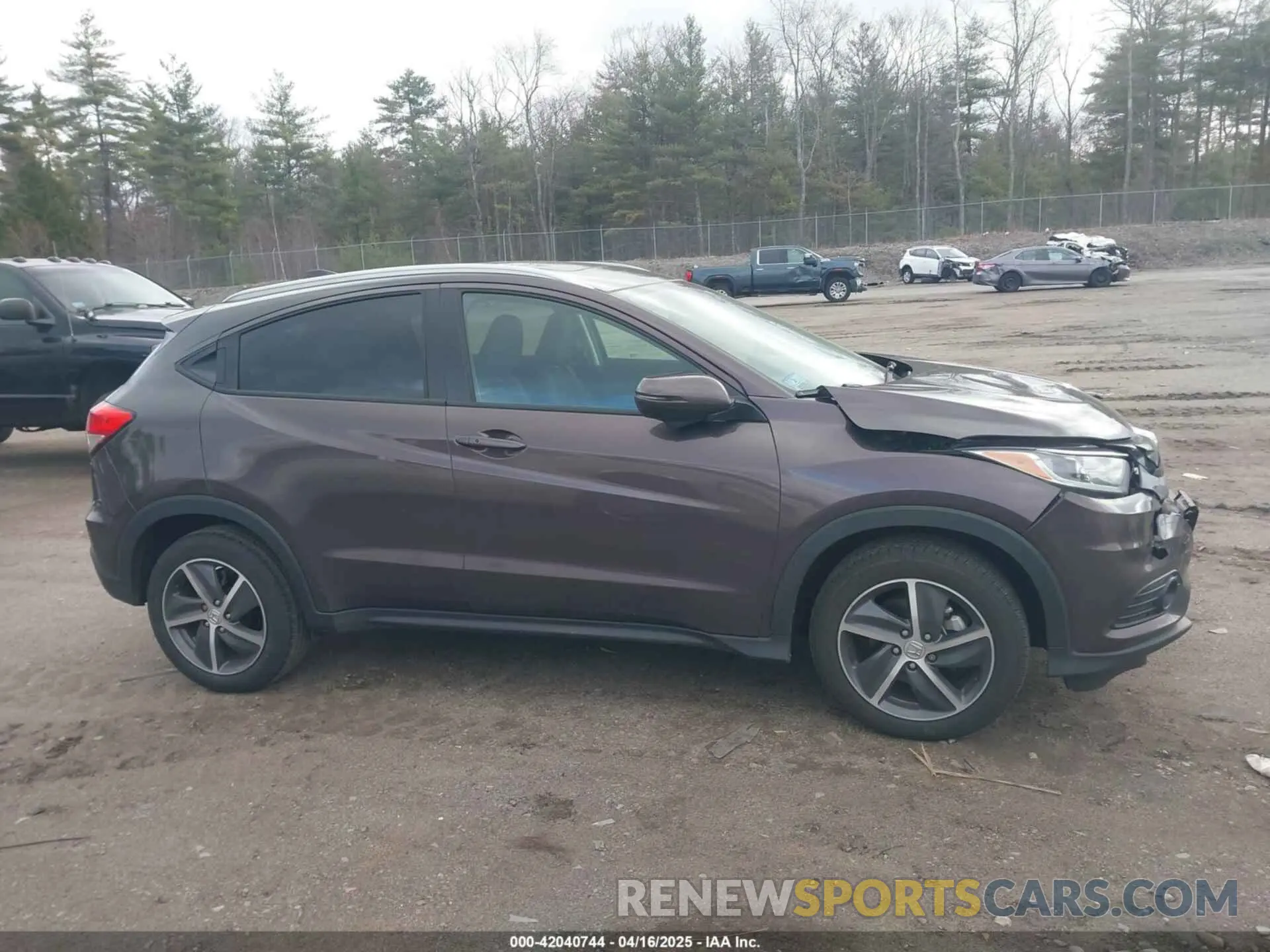 14 Photograph of a damaged car 3CZRU6H57NM741954 HONDA HR-V 2022