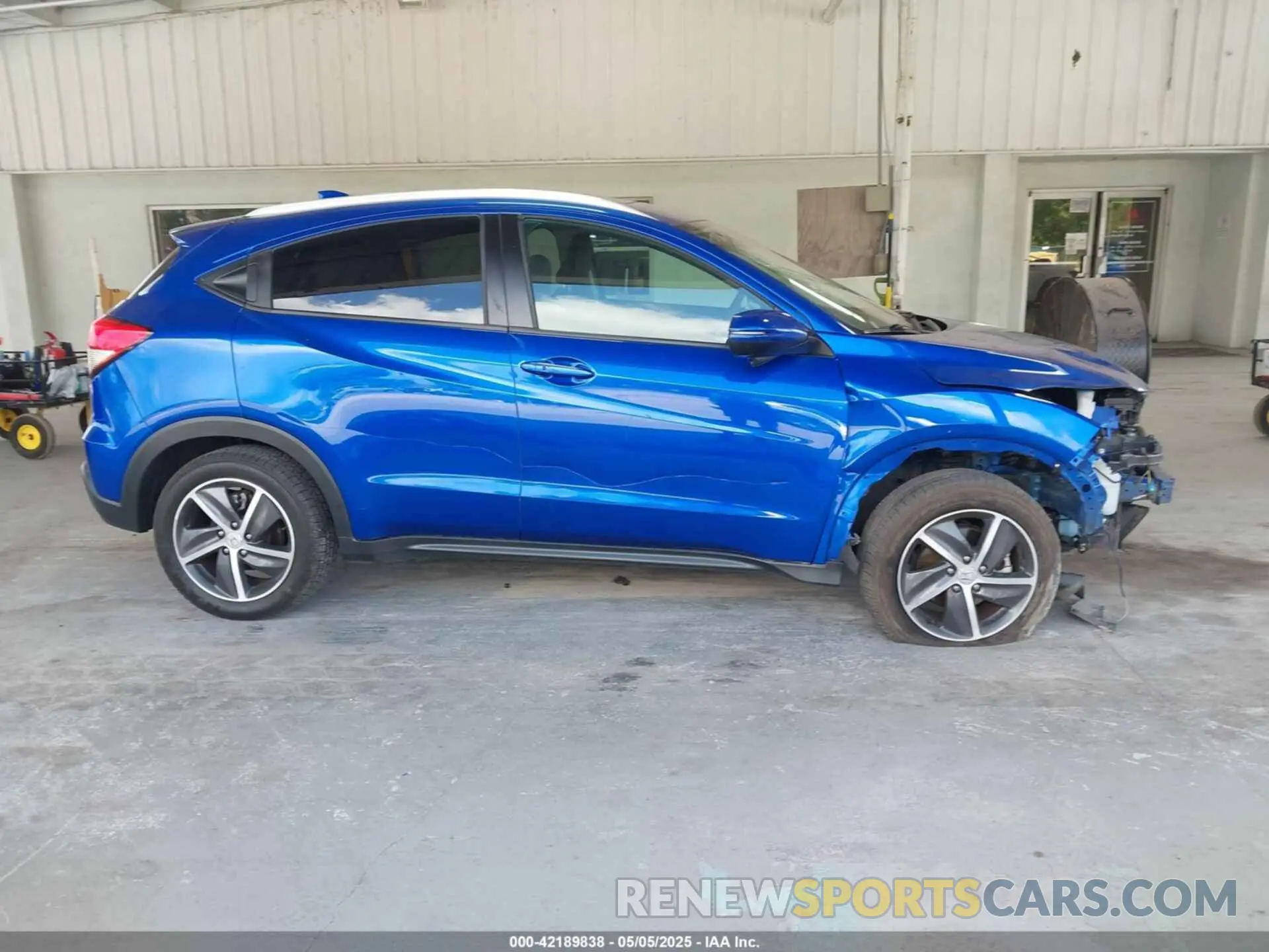 14 Photograph of a damaged car 3CZRU6H57NM757670 HONDA HR-V 2022