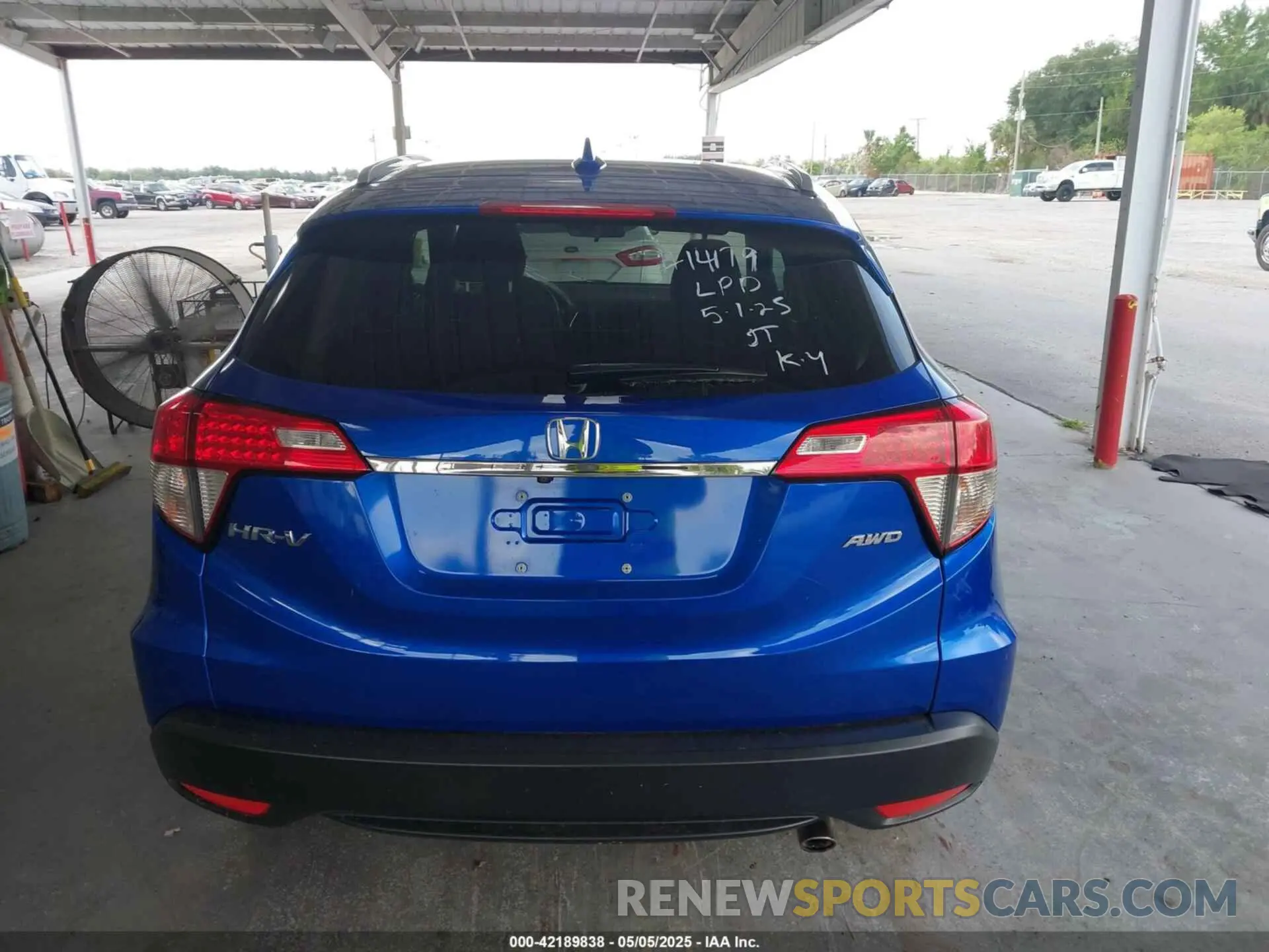 17 Photograph of a damaged car 3CZRU6H57NM757670 HONDA HR-V 2022
