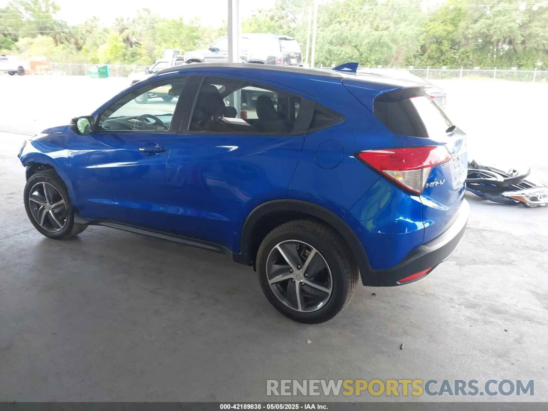 3 Photograph of a damaged car 3CZRU6H57NM757670 HONDA HR-V 2022