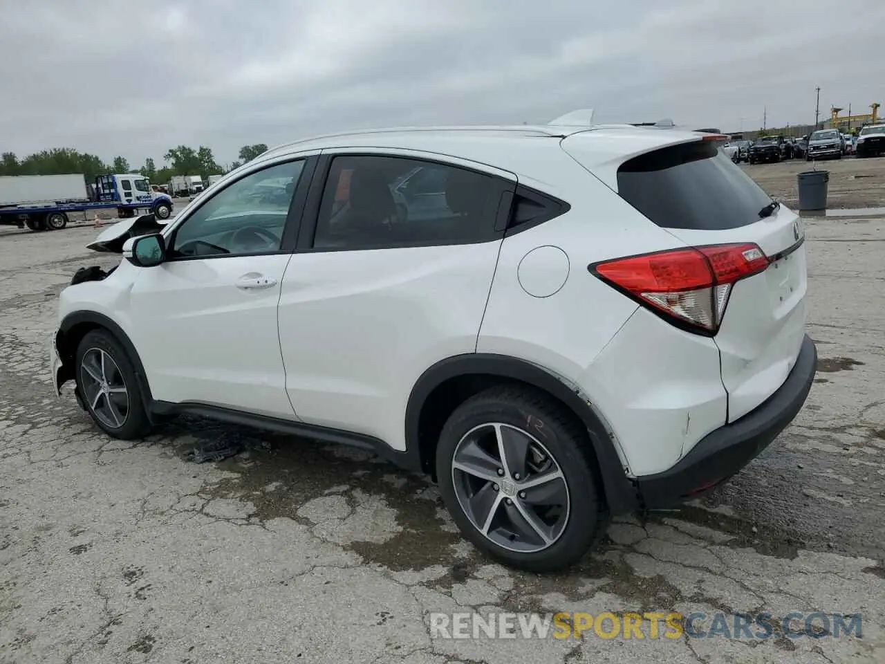 2 Photograph of a damaged car 3CZRU6H58NM702953 HONDA HR-V 2022