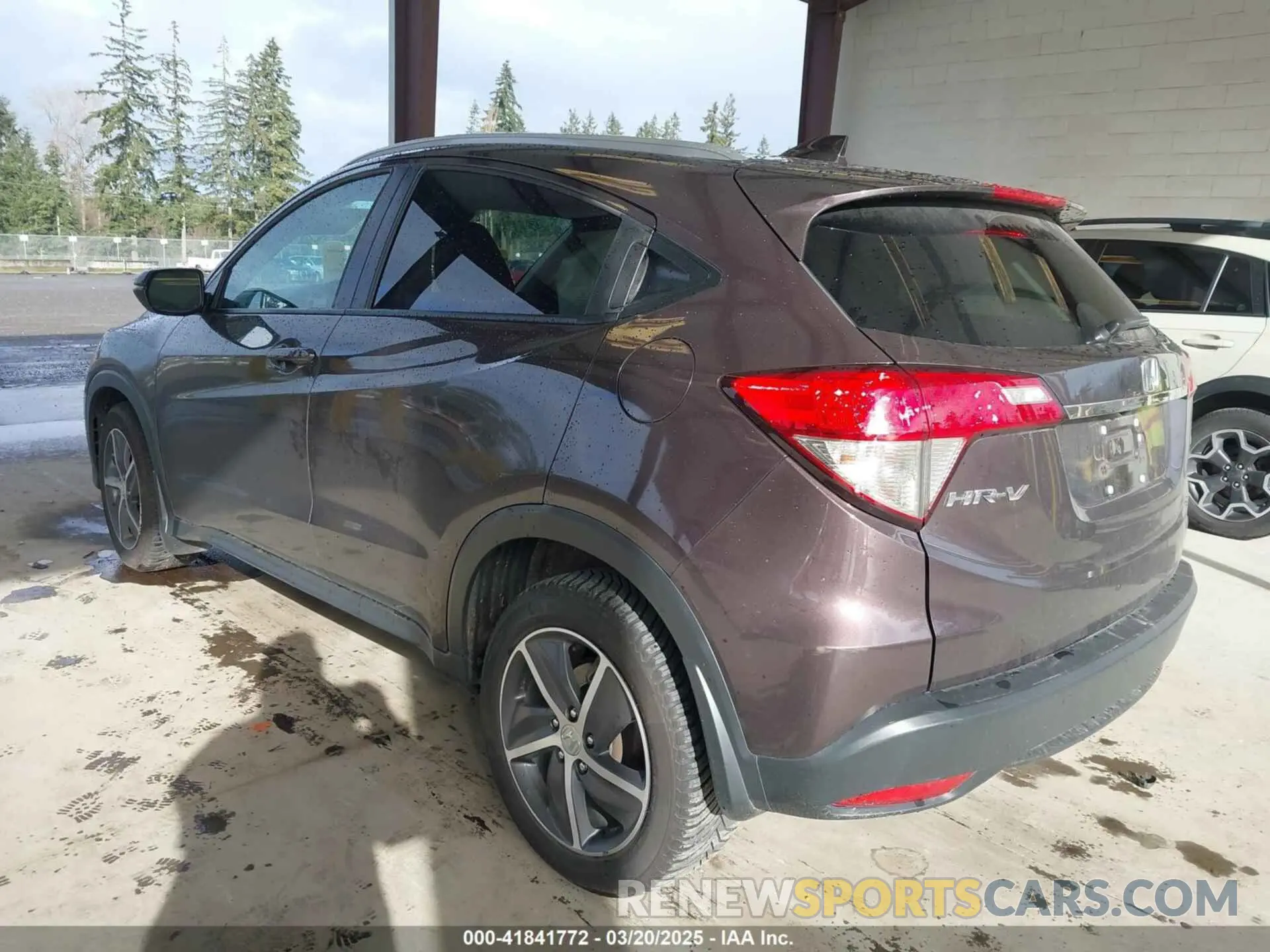 3 Photograph of a damaged car 3CZRU6H58NM705142 HONDA HR-V 2022