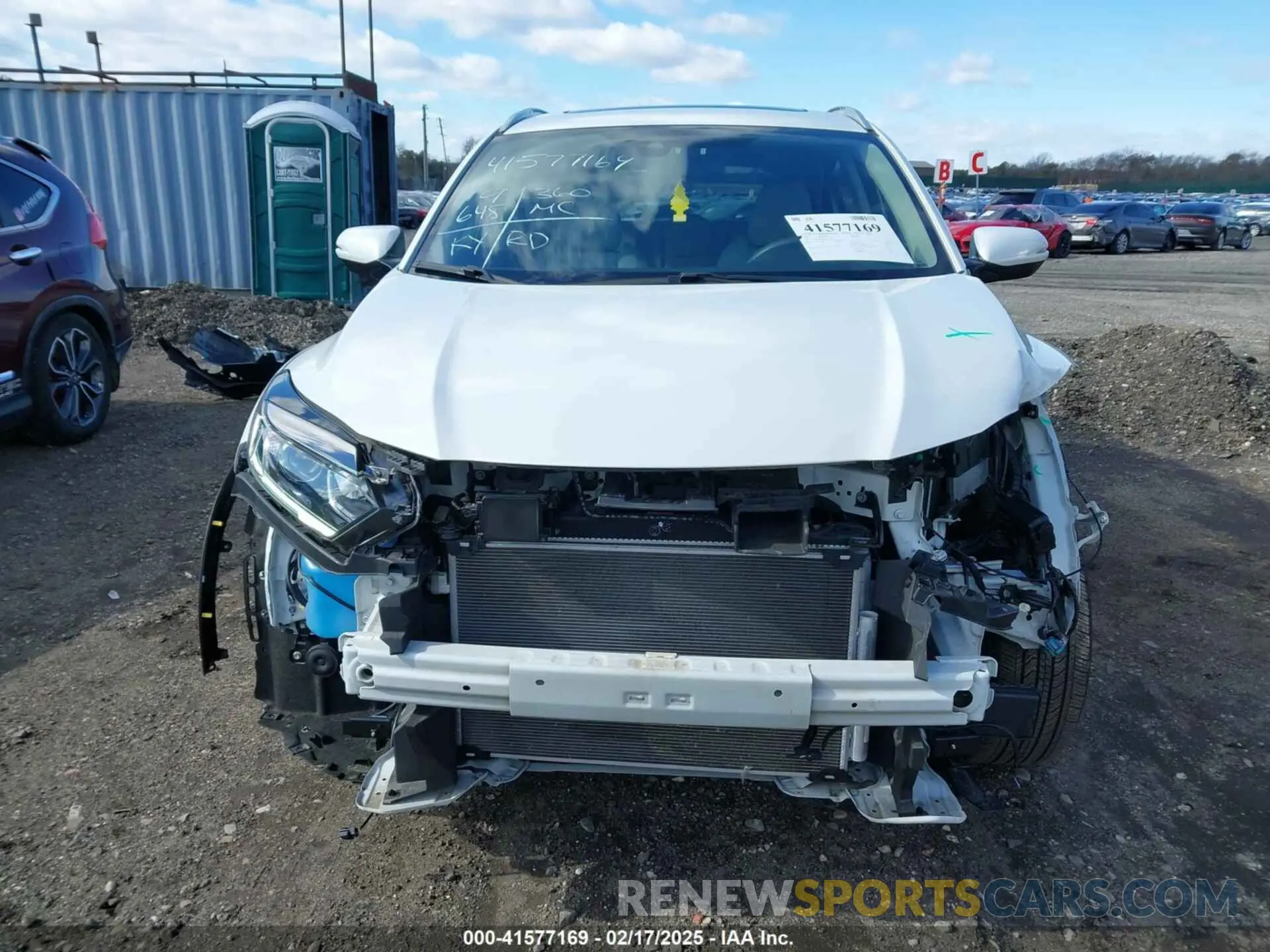 13 Photograph of a damaged car 3CZRU6H58NM722653 HONDA HR-V 2022