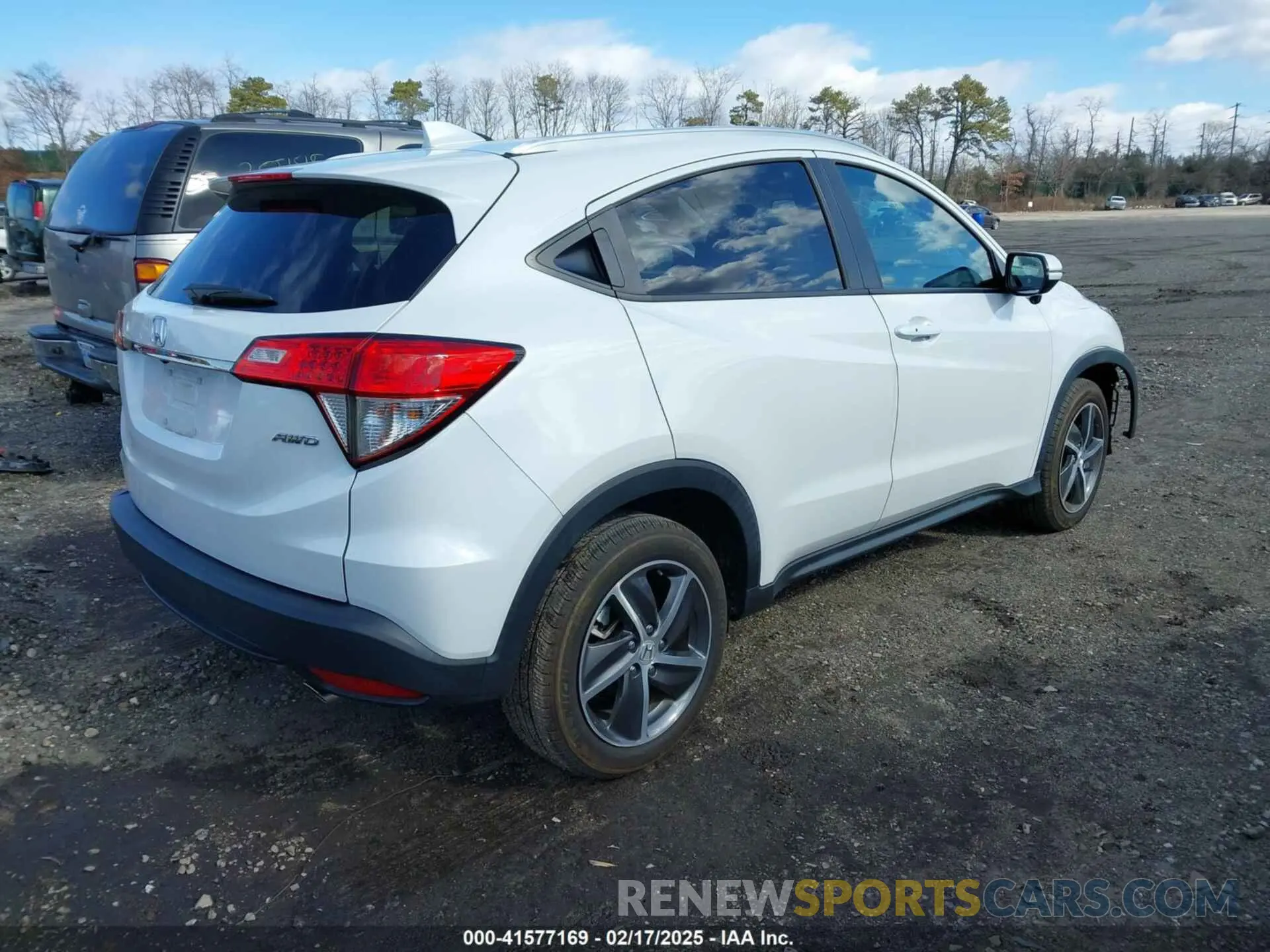 4 Photograph of a damaged car 3CZRU6H58NM722653 HONDA HR-V 2022