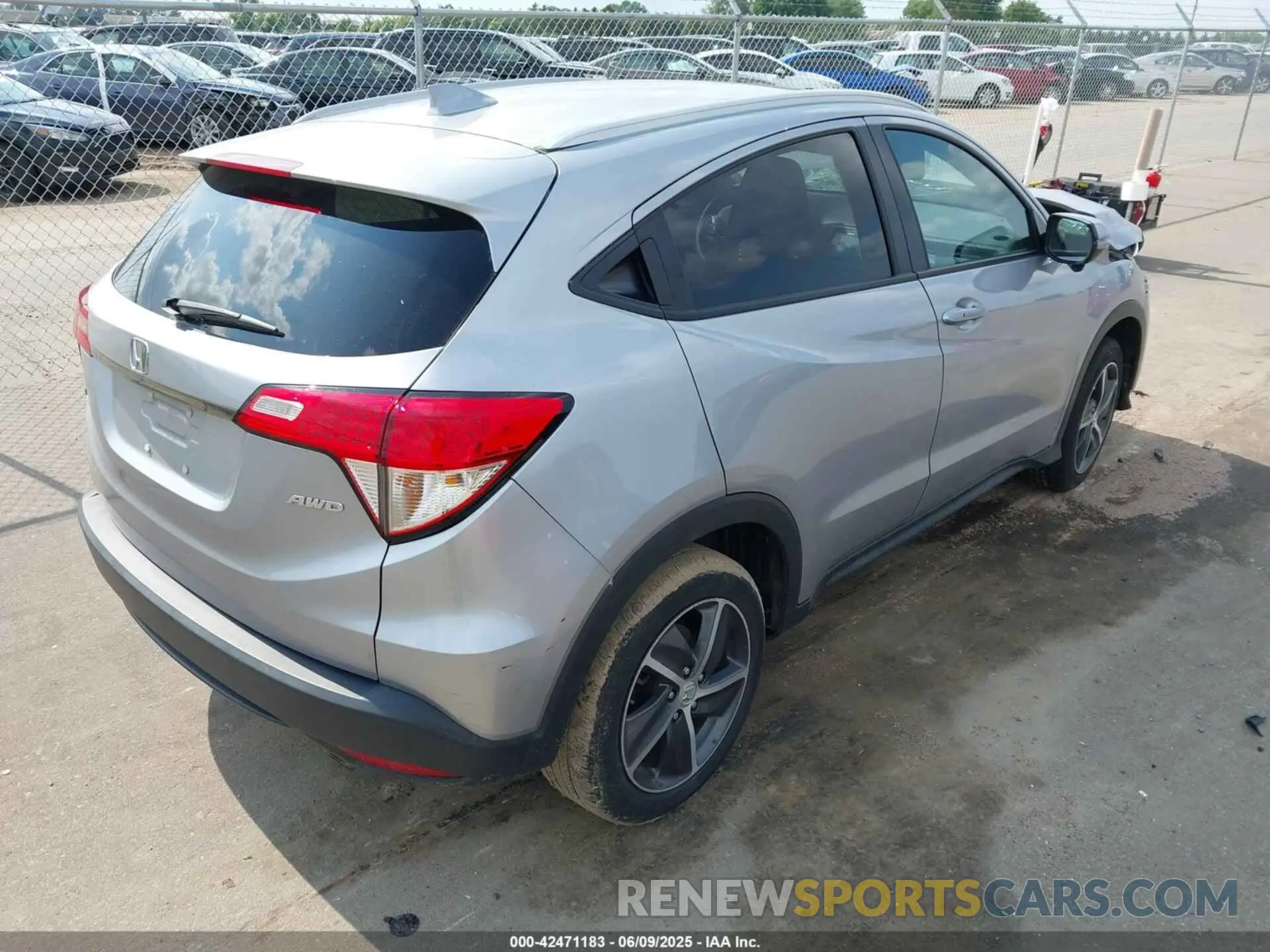 4 Photograph of a damaged car 3CZRU6H58NM766653 HONDA HR-V 2022