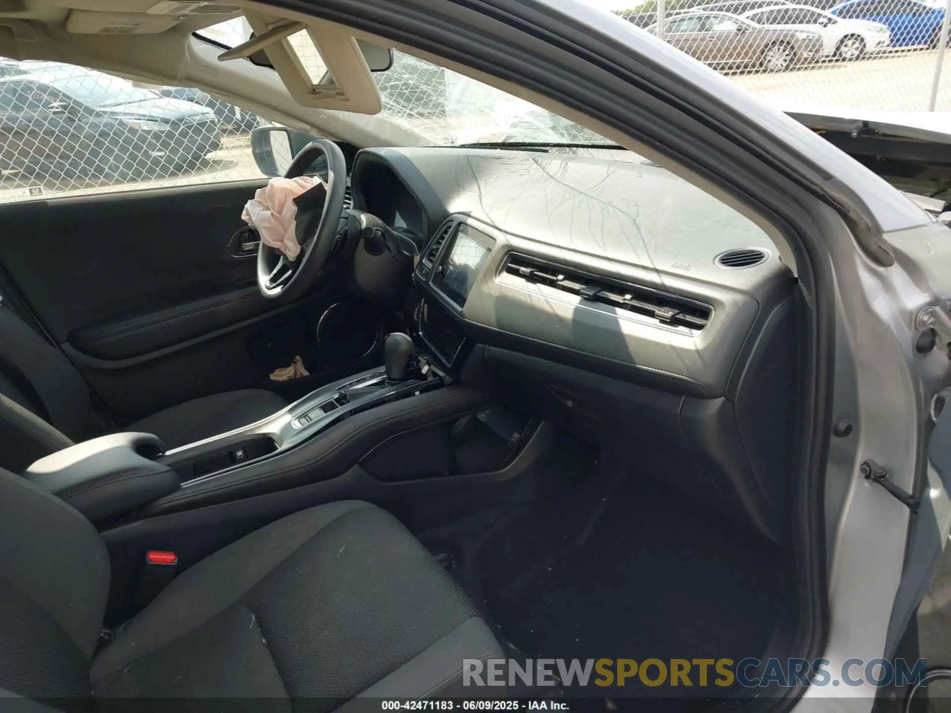 5 Photograph of a damaged car 3CZRU6H58NM766653 HONDA HR-V 2022