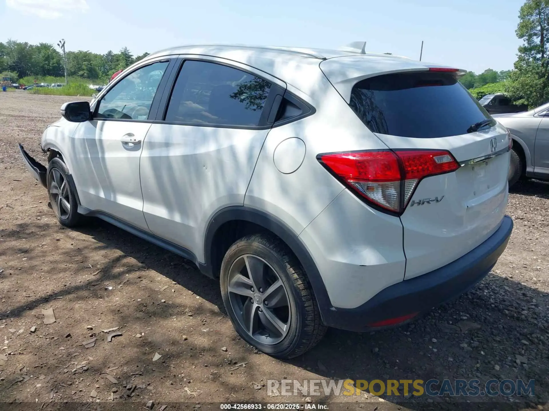 3 Photograph of a damaged car 3CZRU6H59NM730339 HONDA HR-V 2022