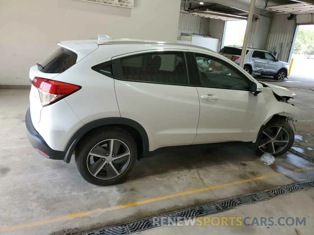3 Photograph of a damaged car 3CZRU6H59NM739722 HONDA HR-V 2022