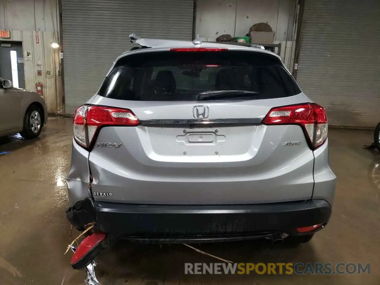 6 Photograph of a damaged car 3CZRU6H59NM743057 HONDA HR-V 2022
