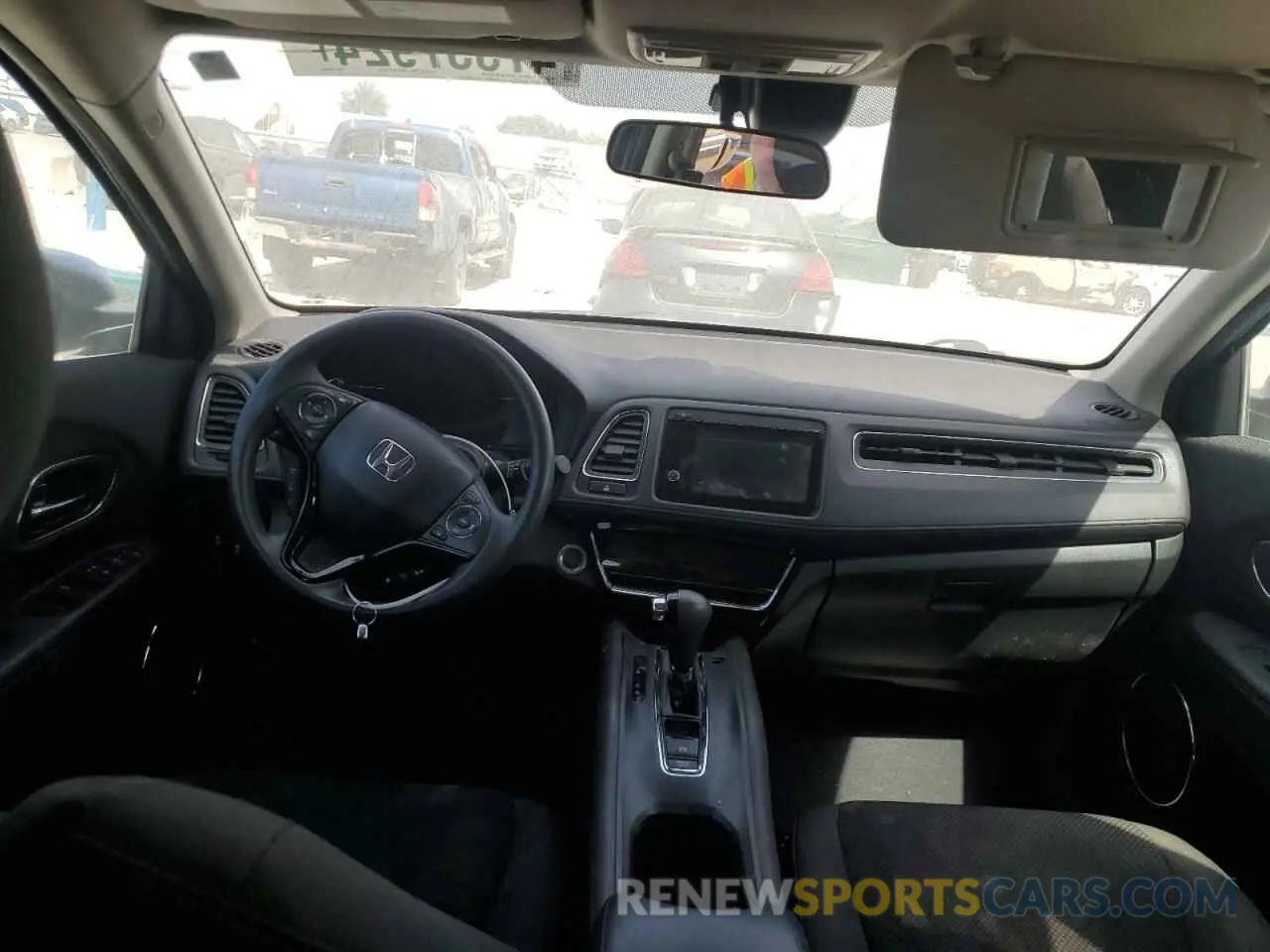 8 Photograph of a damaged car 3CZRU6H59NM764443 HONDA HR-V 2022