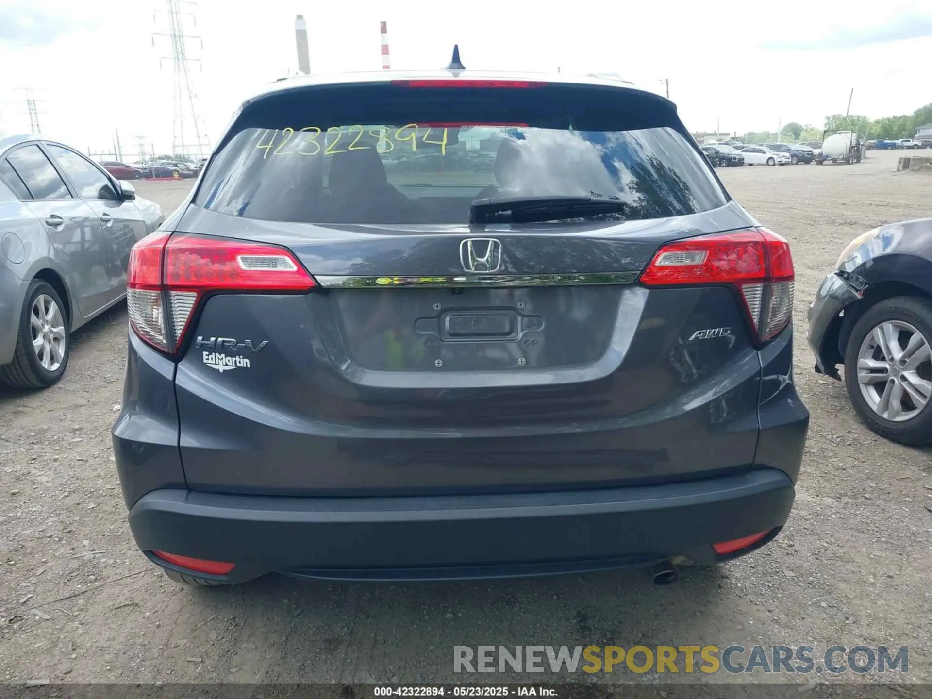 17 Photograph of a damaged car 3CZRU6H59NM764779 HONDA HR-V 2022