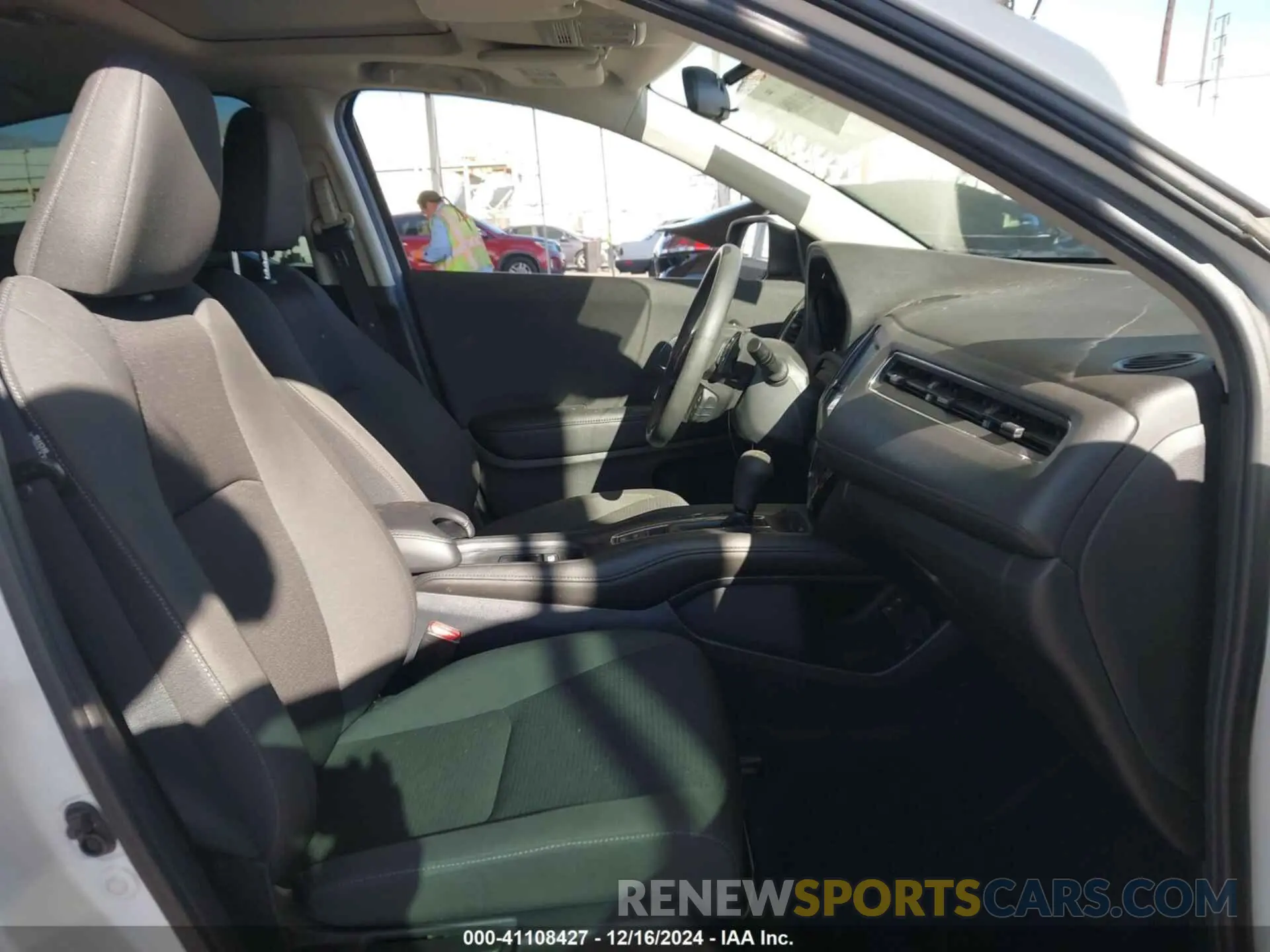 5 Photograph of a damaged car 3CZRU6H59NM771943 HONDA HR-V 2022